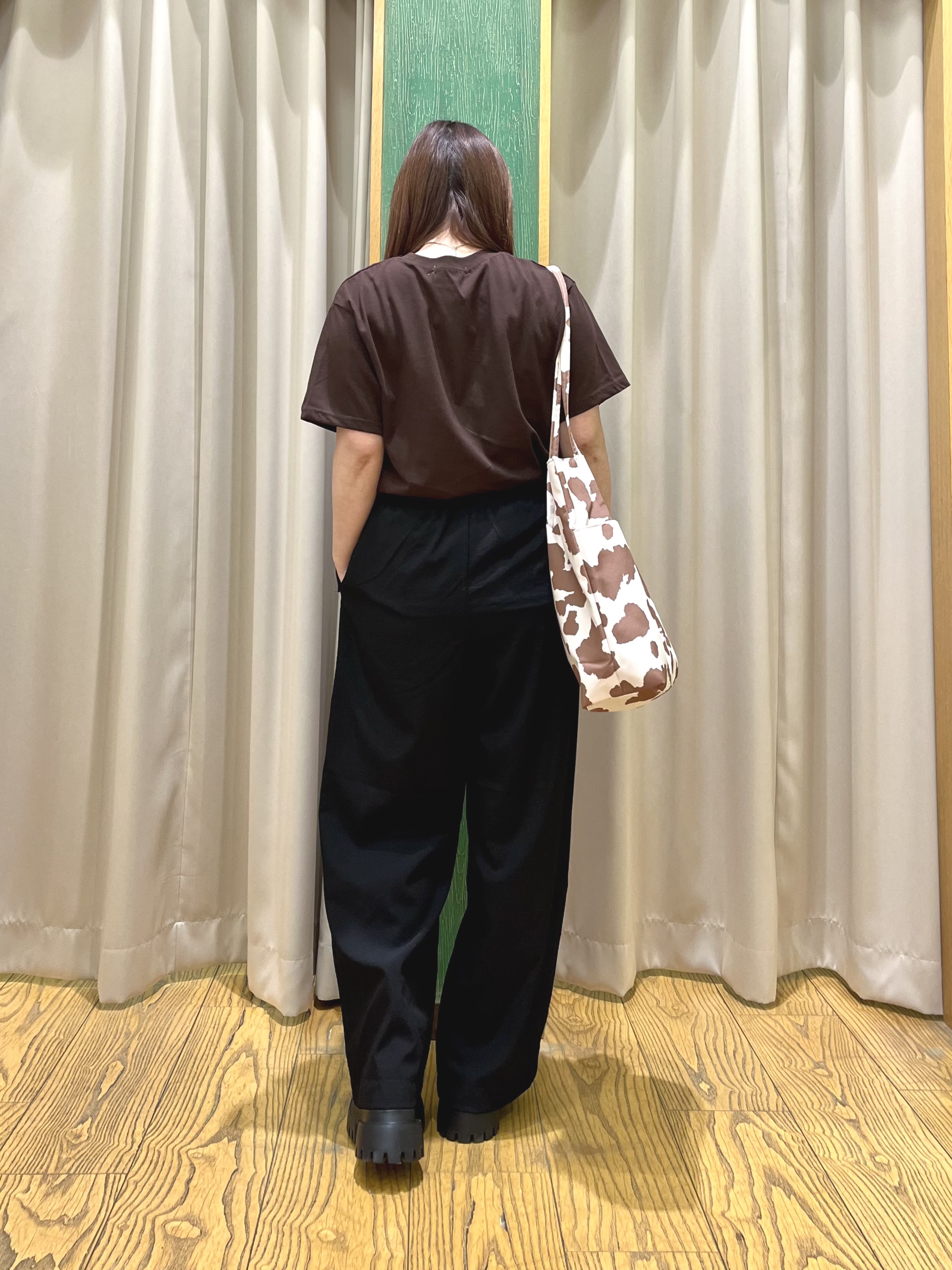 ゆっきーさんの「SHOO･LA･RUE｜【S-LL/洗濯機可】選べる4柄　デイリー使いにぴったりな 大人の頼れるTシャツ」を使ったコーディネート