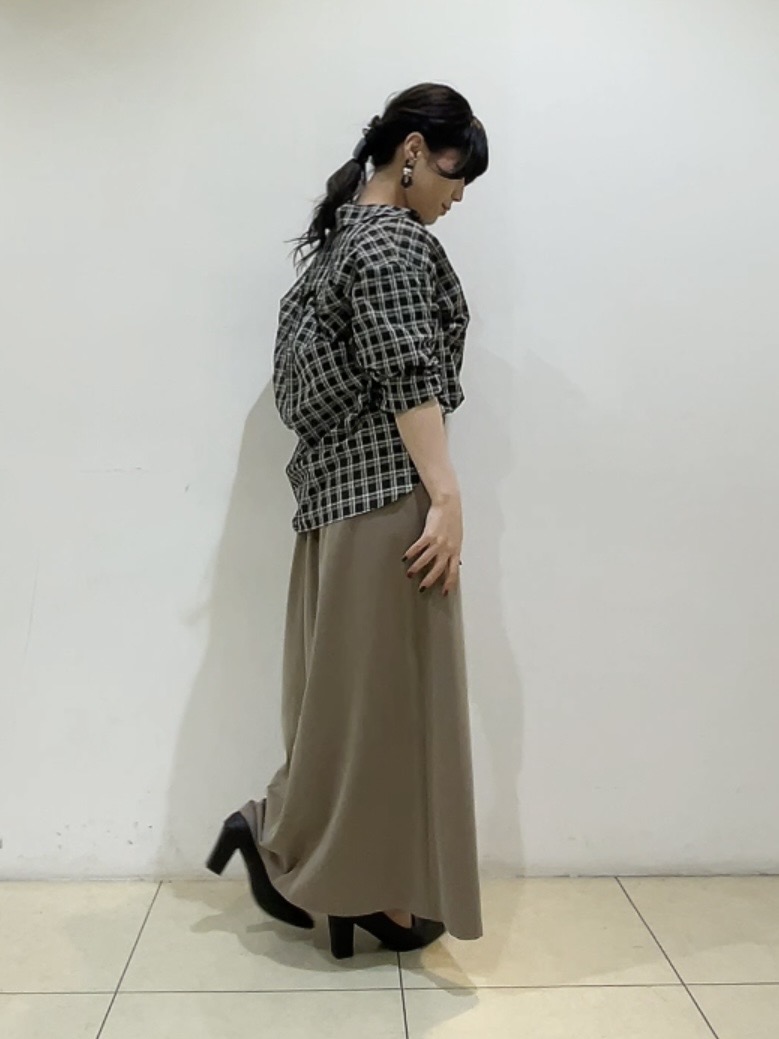 watanabeさんの「UNTITLED｜【秋映え/羽織り】シアーチェックシャツブラウス」を使ったコーディネート