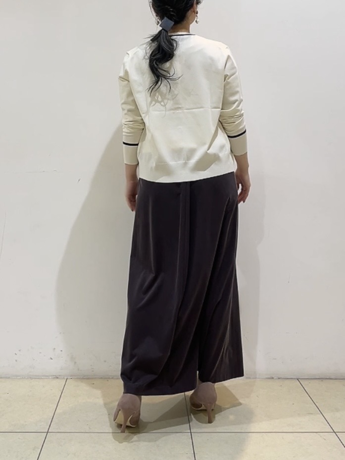 watanabeさんの「UNTITLED｜【アンサンブル可/きれいめ/通勤】コンパクト5分袖ニット」を使ったコーディネート
