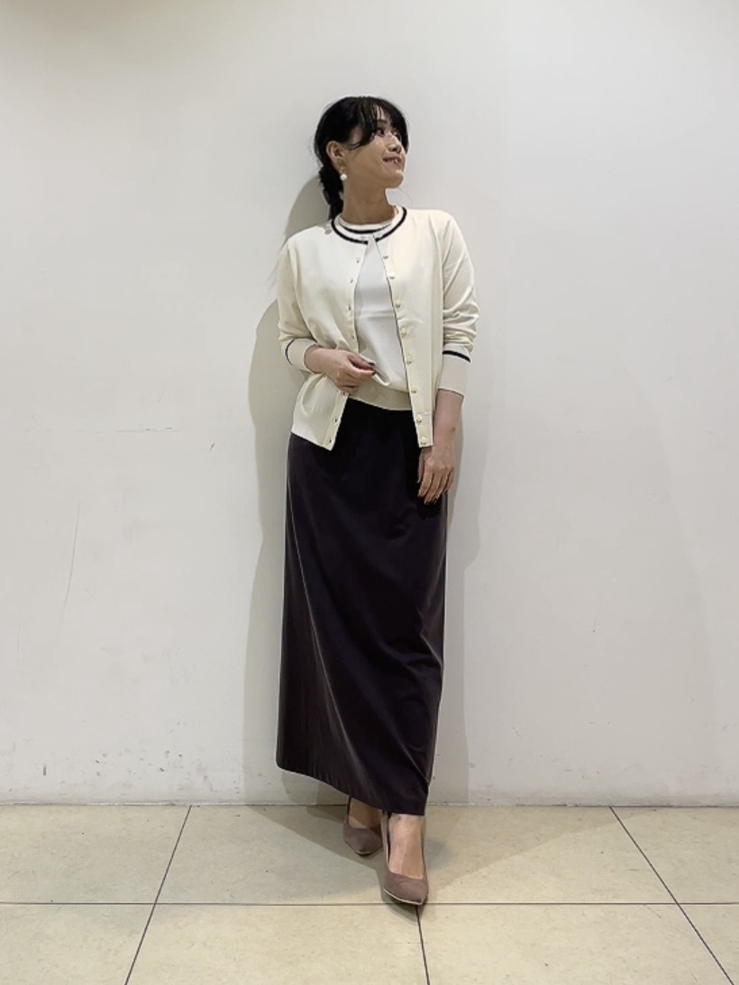 watanabeさんの「UNTITLED｜【アンサンブル可/きれいめ/通勤】コンパクト5分袖ニット」を使ったコーディネート