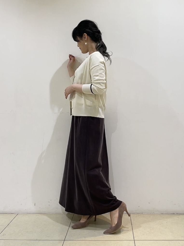 watanabeさんの「UNTITLED｜【アンサンブル可/きれいめ/通勤】コンパクト5分袖ニット」を使ったコーディネート