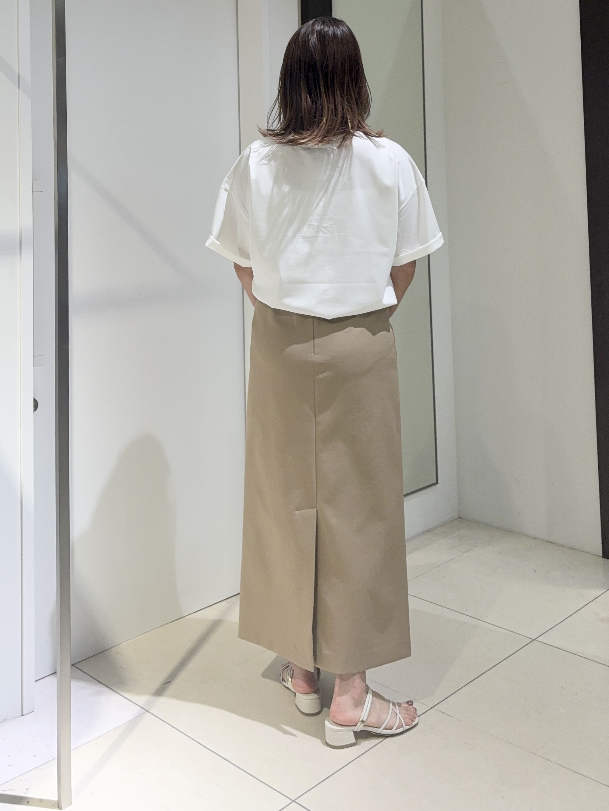 tomoさんの「UNTITLED｜【丈感すっきり】ベロアプリントロゴT」を使ったコーディネート