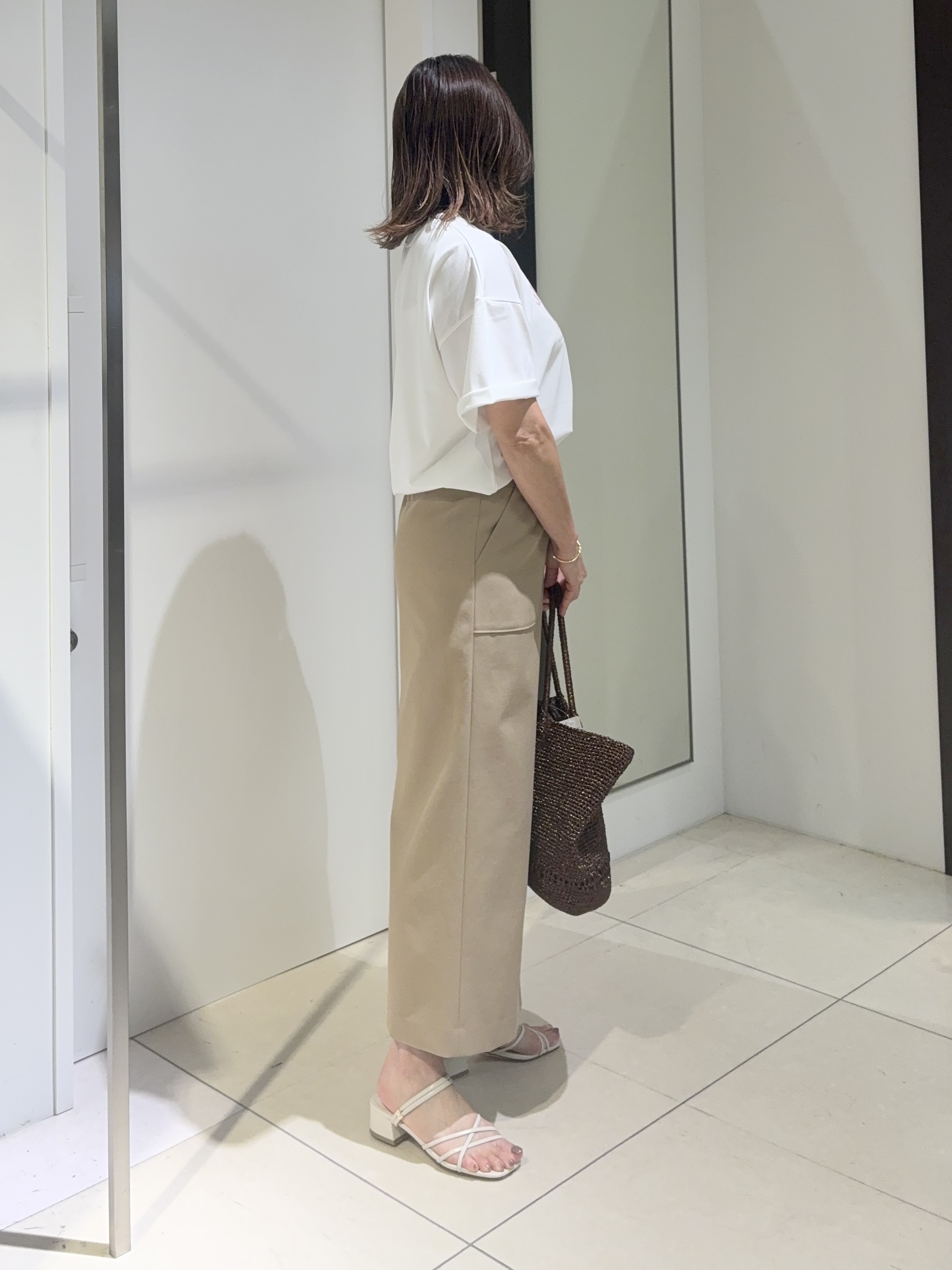 tomoさんの「UNTITLED｜【丈感すっきり】ベロアプリントロゴT」を使ったコーディネート