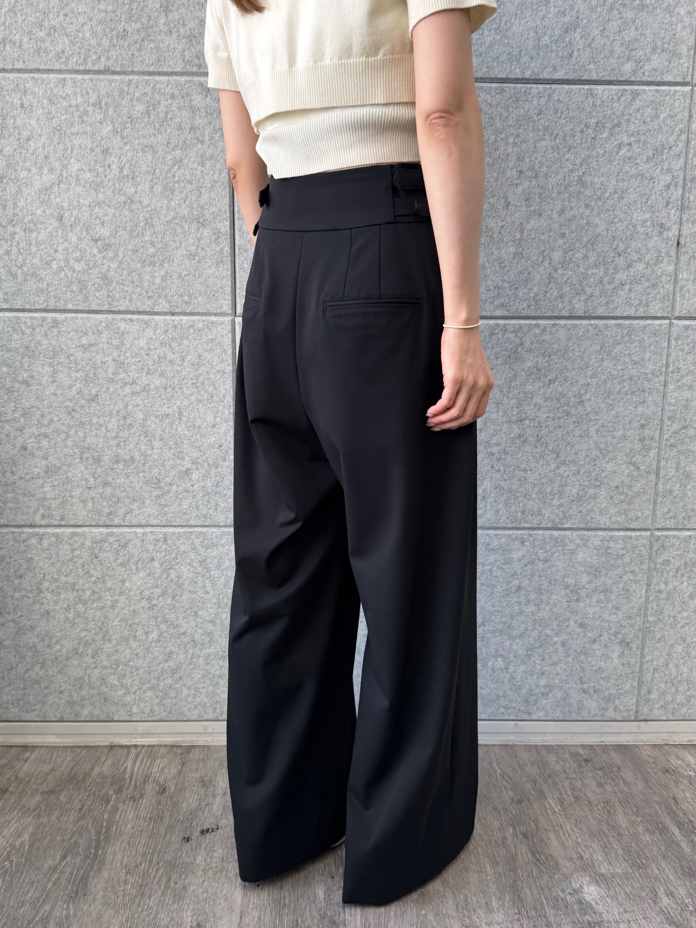 designer yukaさんの「CODE A｜modular button knit cardigan」を使ったコーディネート