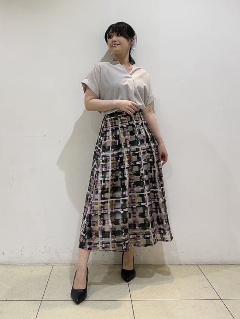 watanabeさんの「UNTITLED｜【セットアップ可/UVカット】エアリークールブラウス」を使ったコーディネート