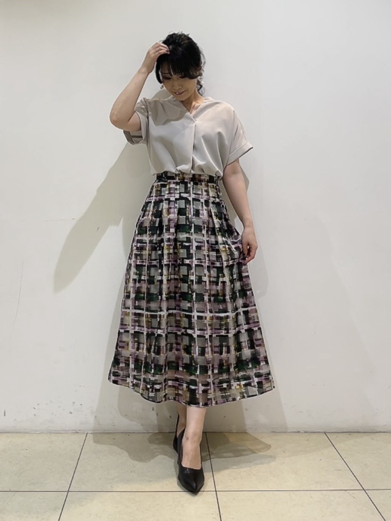 watanabeさんの「UNTITLED｜【セットアップ可/UVカット】エアリークールブラウス」を使ったコーディネート