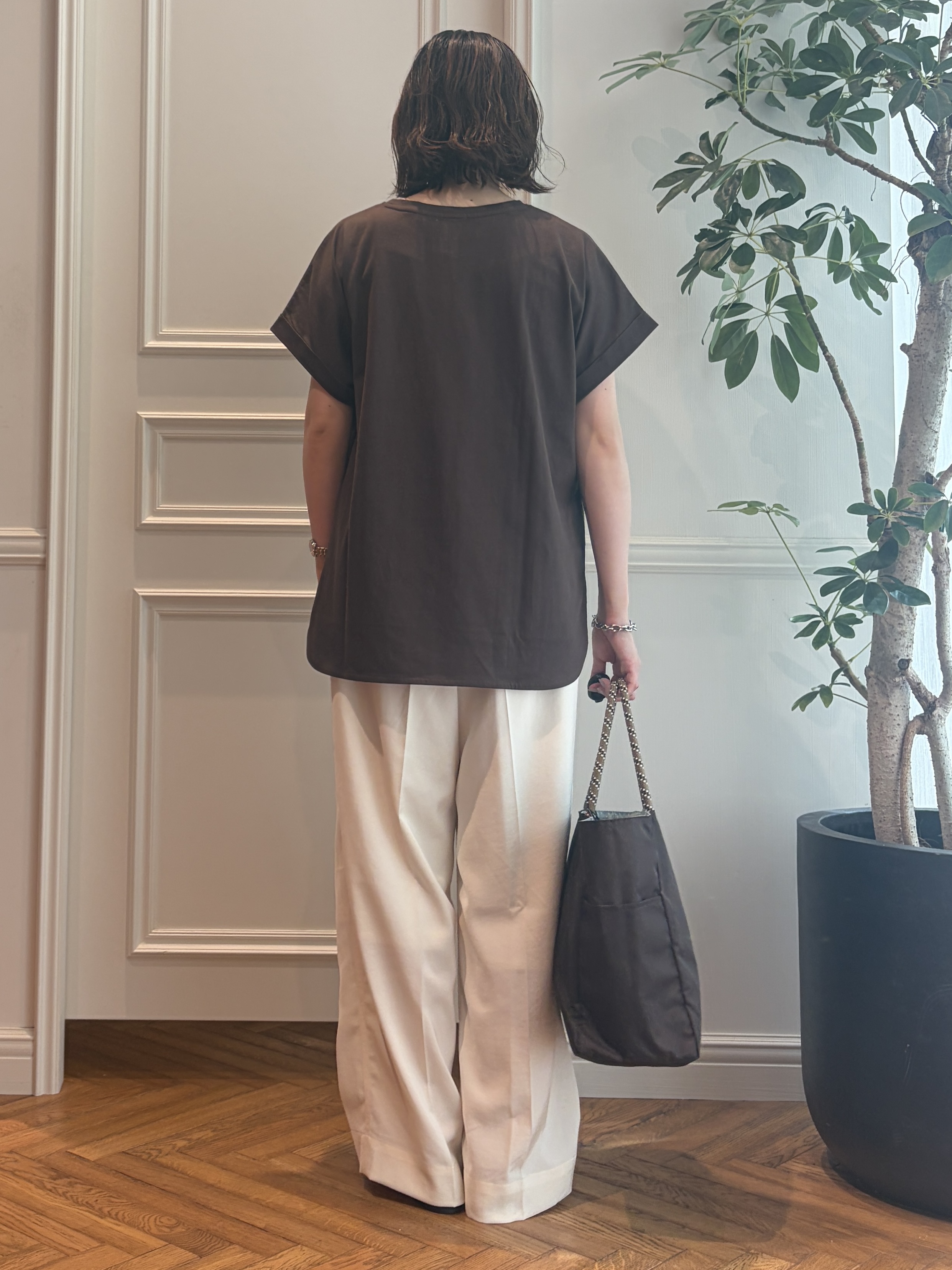 nakaoさんの「DRESSTERIOR｜サテンイージーパンツ」を使ったコーディネート