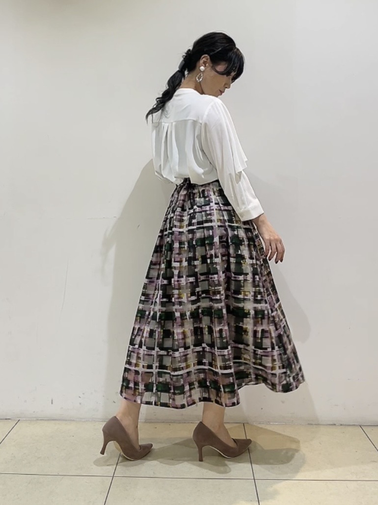 watanabeさんの「UNTITLED｜【羽織りにも！/UVケア/着る日傘】ケープ風ブラウス」を使ったコーディネート