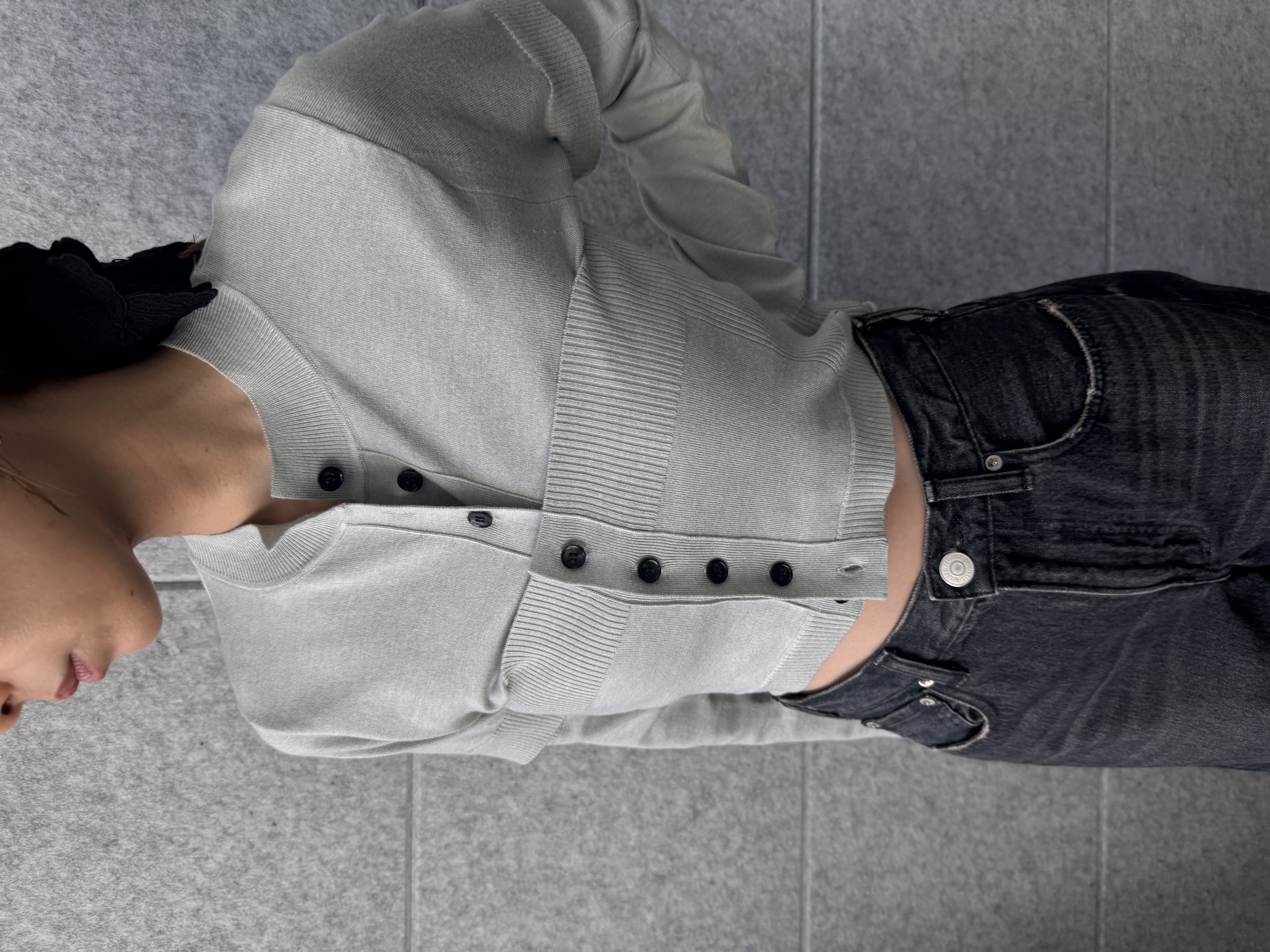 designer yukaさんの「CODE A｜modular button knit cardigan」を使ったコーディネート
