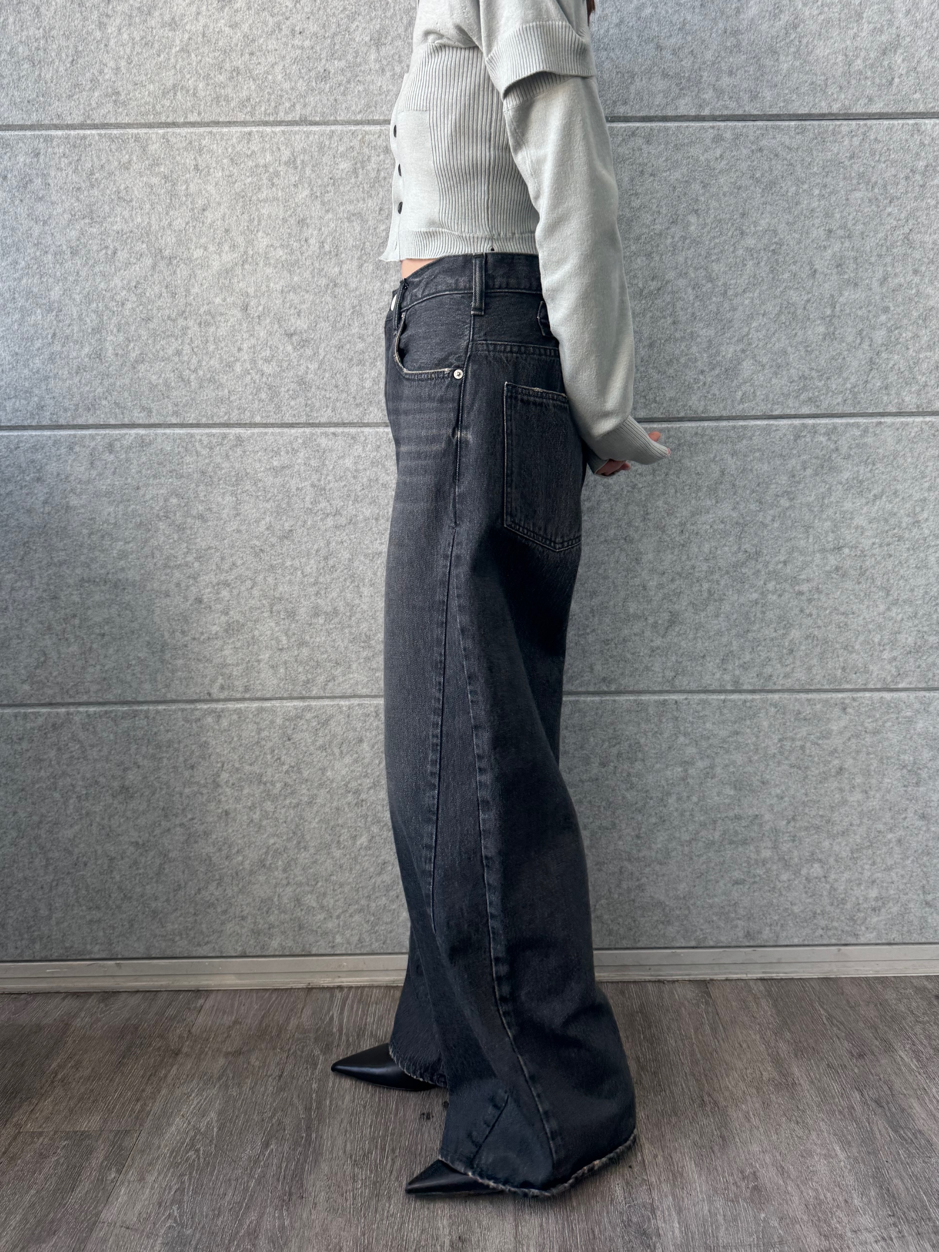 designer yukaさんの「CODE A｜modular button knit cardigan」を使ったコーディネート