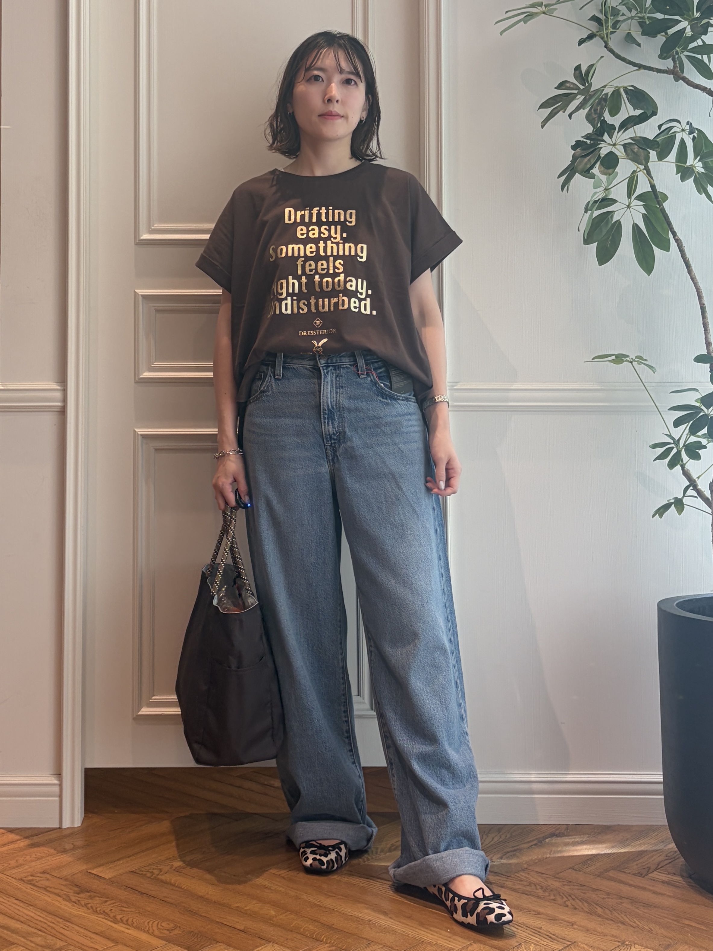 nakaoさんの「DRESSTERIOR｜◆【箔ロゴ】箔プリントドルマンスリーブ Tシャツ」を使ったコーディネート