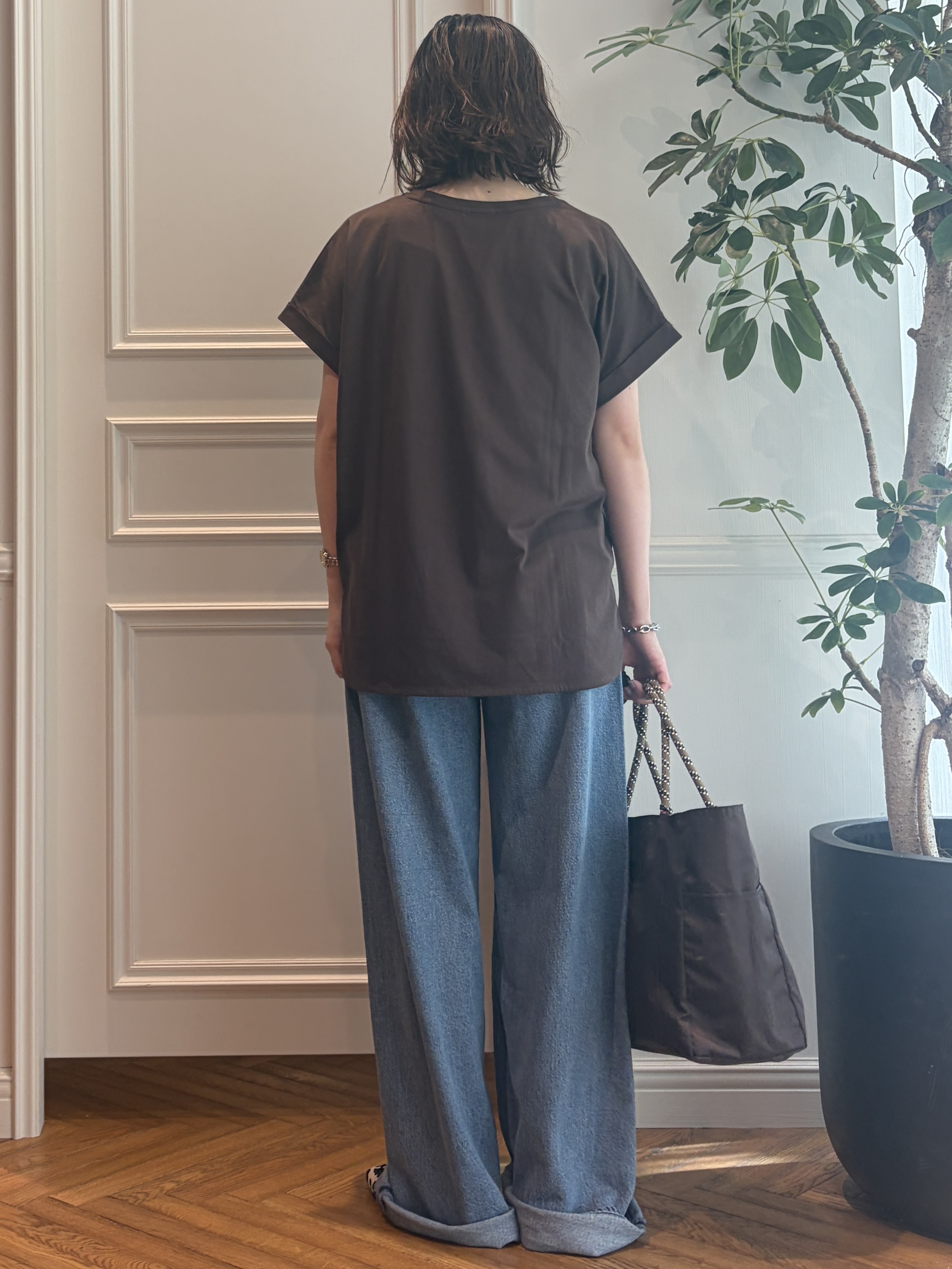 nakaoさんの「DRESSTERIOR｜◆【箔ロゴ】箔プリントドルマンスリーブ Tシャツ」を使ったコーディネート