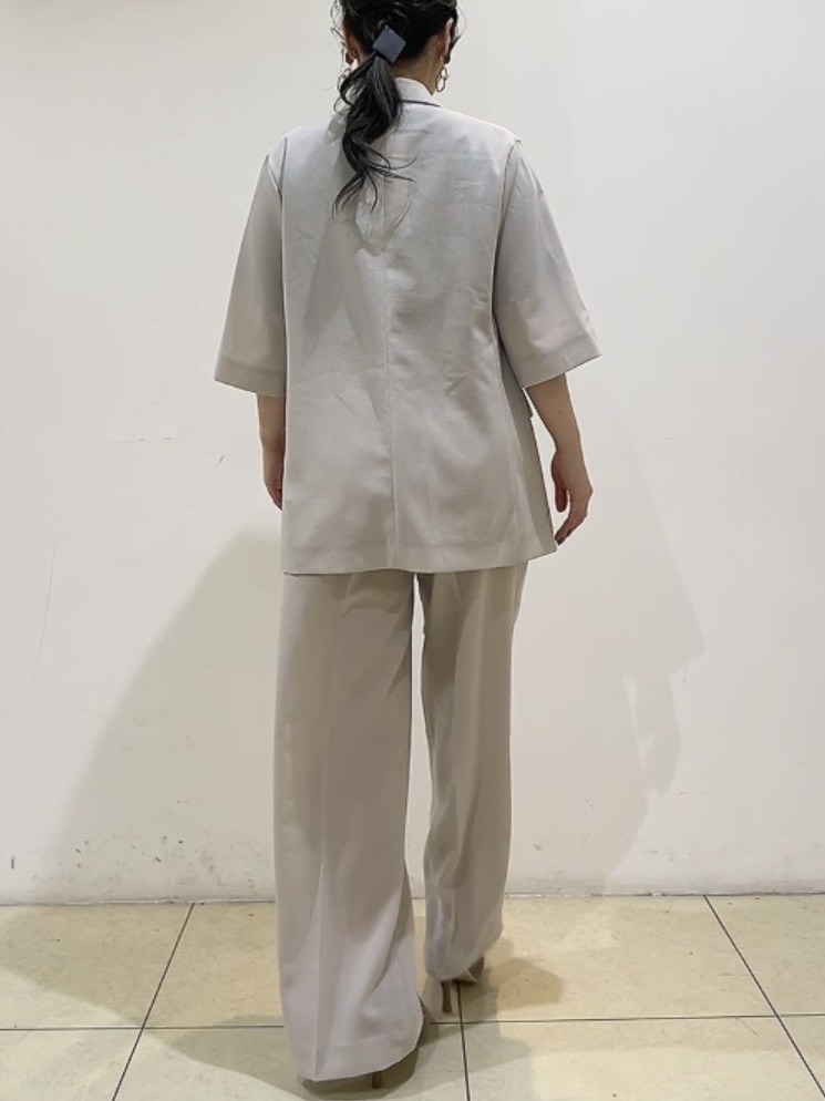 watanabeさんの「UNTITLED｜【秋の通勤羽織/セットアップ可/UVカット】エアリークール半袖ジャケット」を使ったコーディネート