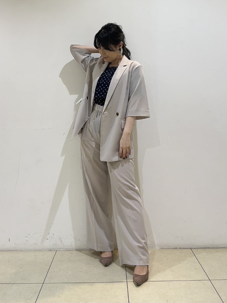 watanabeさんの「UNTITLED｜【秋の通勤羽織/セットアップ可/UVカット】エアリークール半袖ジャケット」を使ったコーディネート