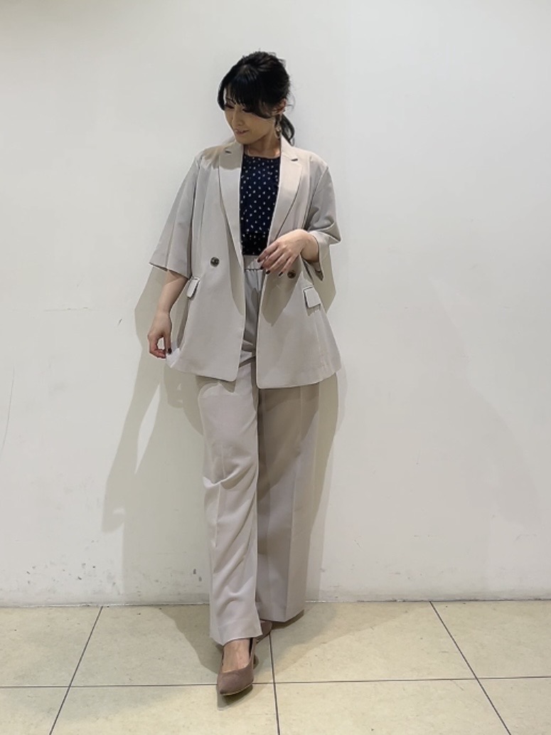 watanabeさんの「UNTITLED｜【秋の通勤羽織/セットアップ可/UVカット】エアリークール半袖ジャケット」を使ったコーディネート