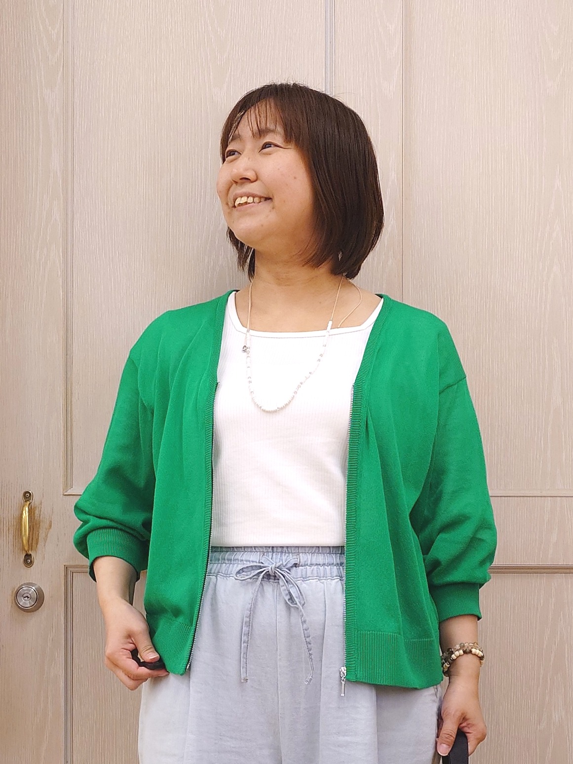 とろろさんの「SHOO･LA･RUE｜【洗濯機可/S-LL】程よいVネックですっきり魅せる ジップアップ 7分袖シアーカーディガン」を使ったコーディネート