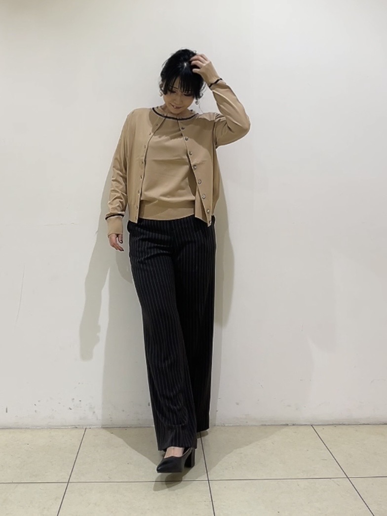 watanabeさんの「UNTITLED｜【アンサンブル可/きれいめ/通勤】コンパクト5分袖ニット」を使ったコーディネート