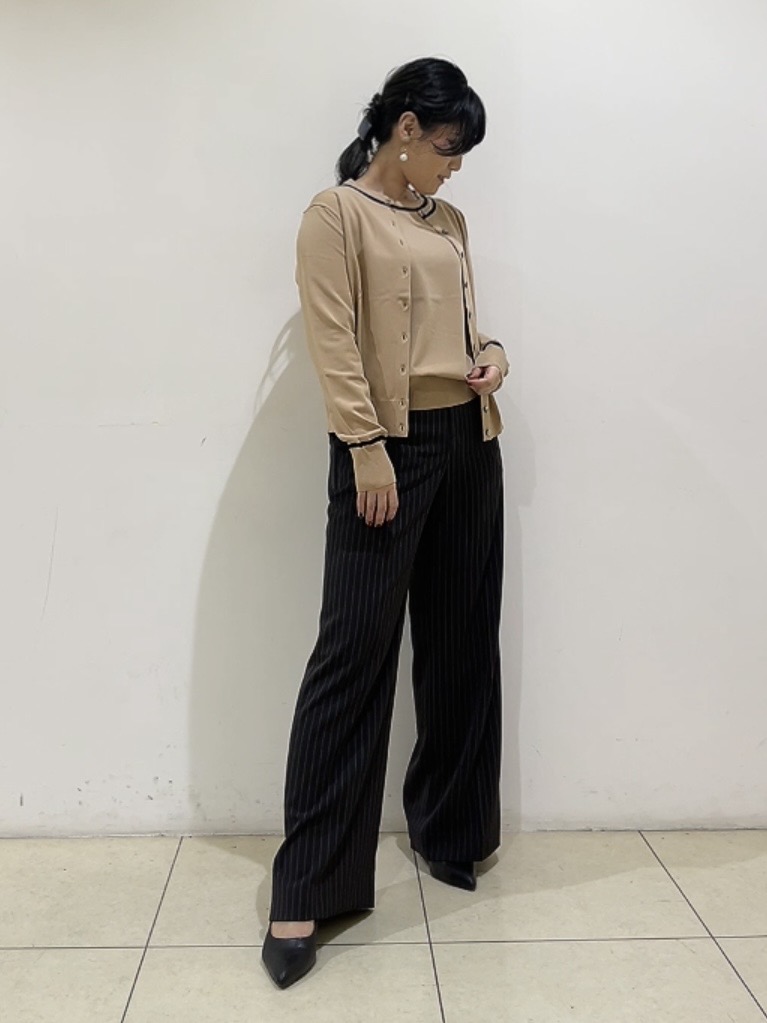 watanabeさんの「UNTITLED｜【アンサンブル可/きれいめ/通勤】コンパクト5分袖ニット」を使ったコーディネート
