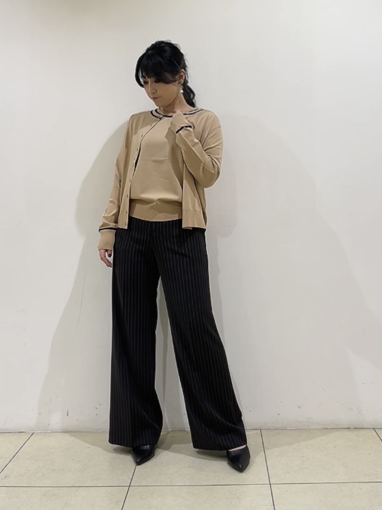 watanabeさんの「UNTITLED｜【アンサンブル可/きれいめ/通勤】コンパクト5分袖ニット」を使ったコーディネート