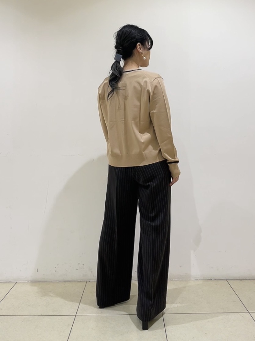 watanabeさんの「UNTITLED｜【アンサンブル可/きれいめ/通勤】コンパクト5分袖ニット」を使ったコーディネート