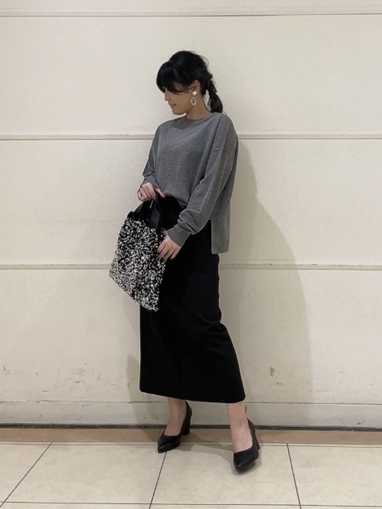 watanabeさんの「UNTITLED｜【アンサンブル可/秋羽織り/シアー】前後2WAYカーディガン」を使ったコーディネート