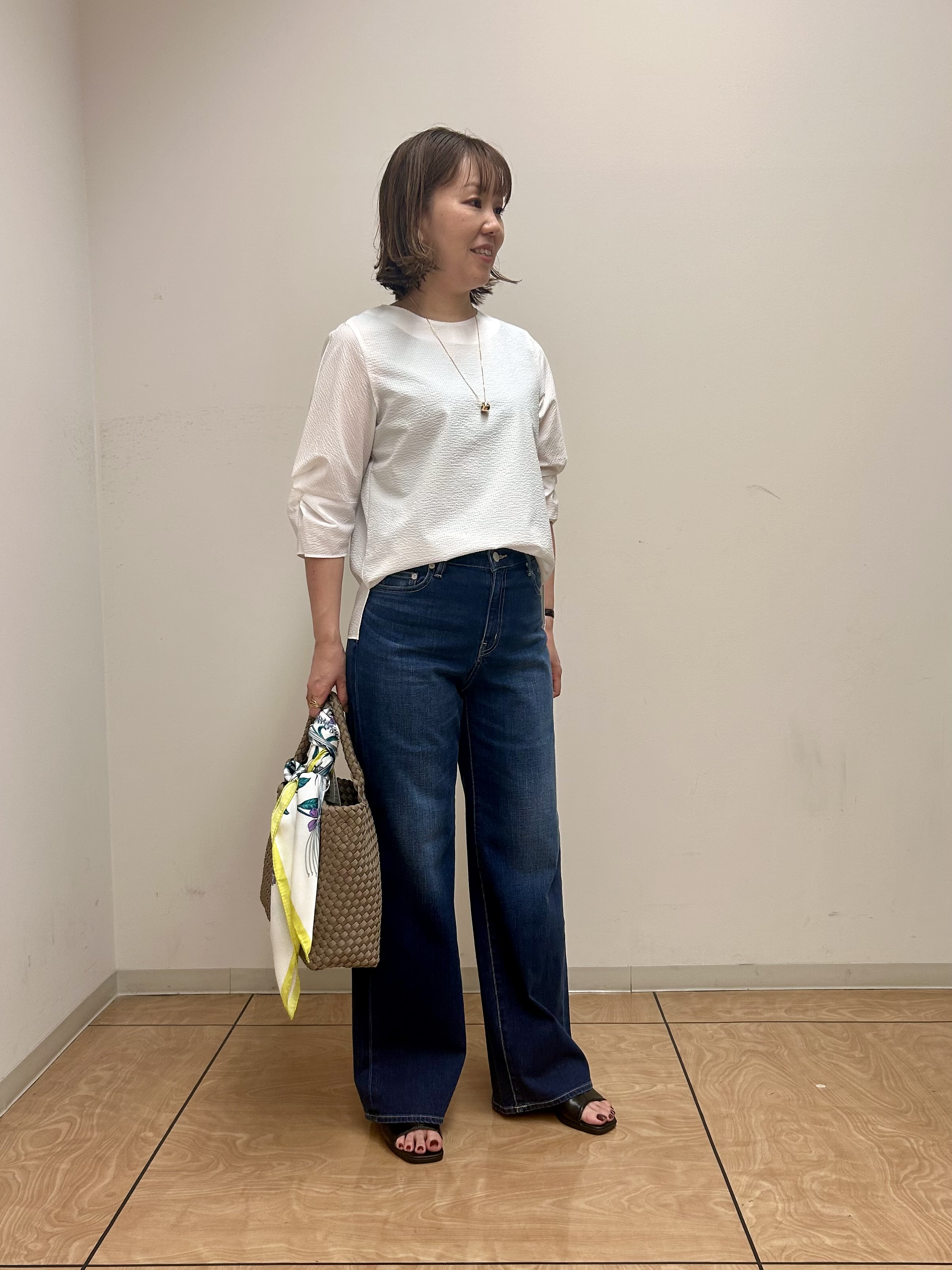 mariさんの「INDIVI｜【洗える／UVケア】ねじり袖サッカートップス」を使ったコーディネート