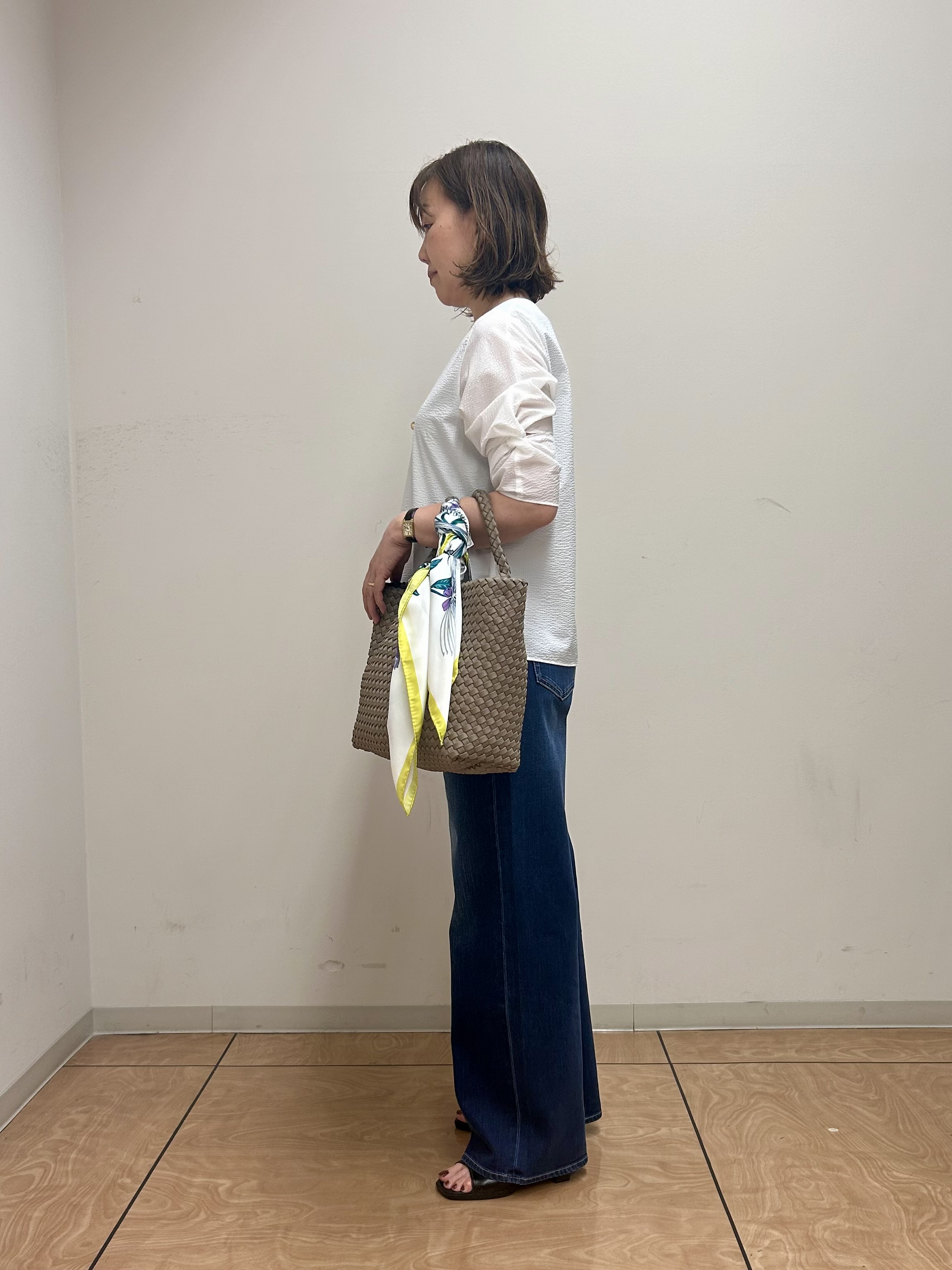 mariさんの「INDIVI｜【洗える／UVケア】ねじり袖サッカートップス」を使ったコーディネート