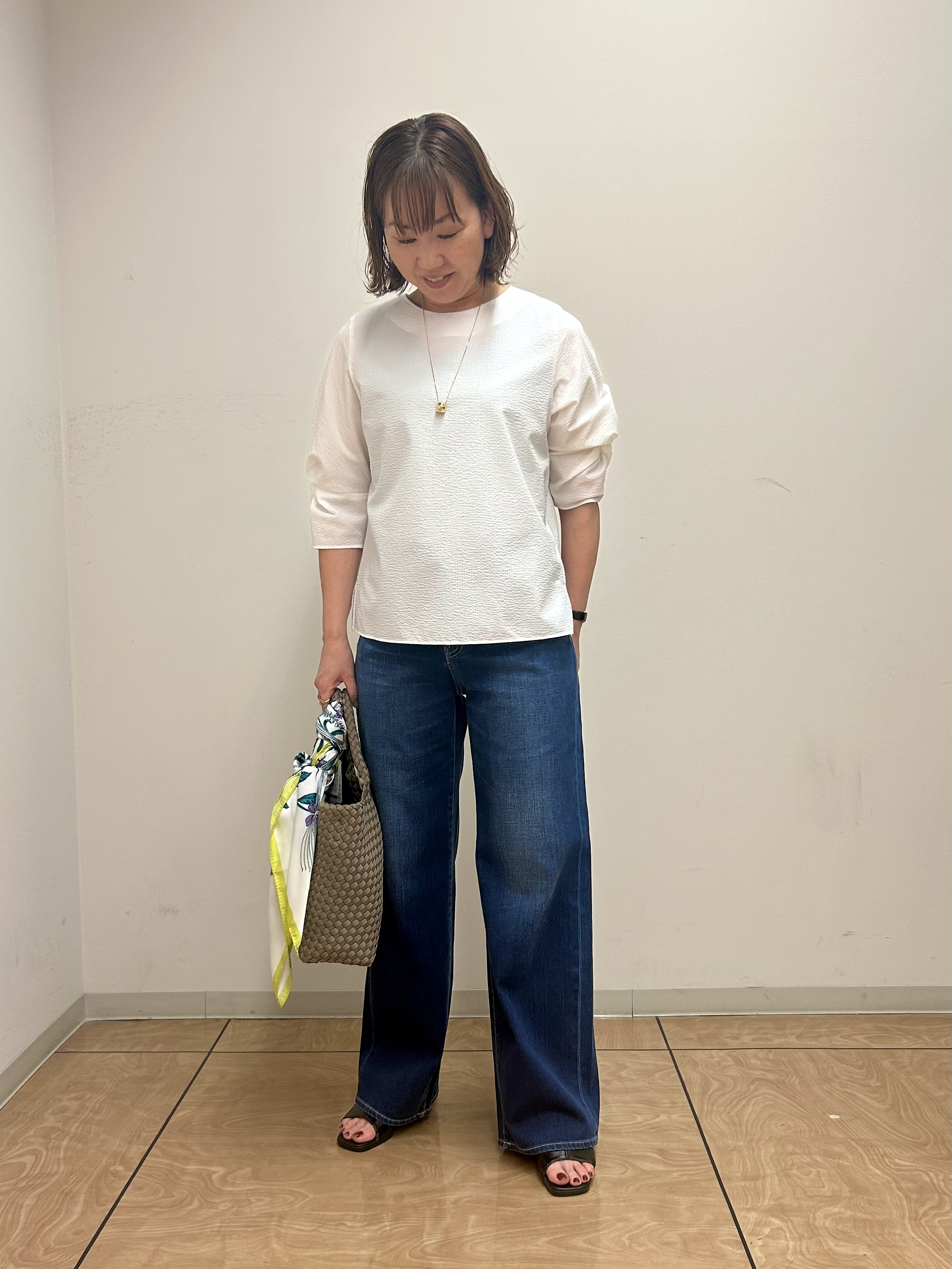 mariさんの「INDIVI｜【洗える／UVケア】ねじり袖サッカートップス」を使ったコーディネート