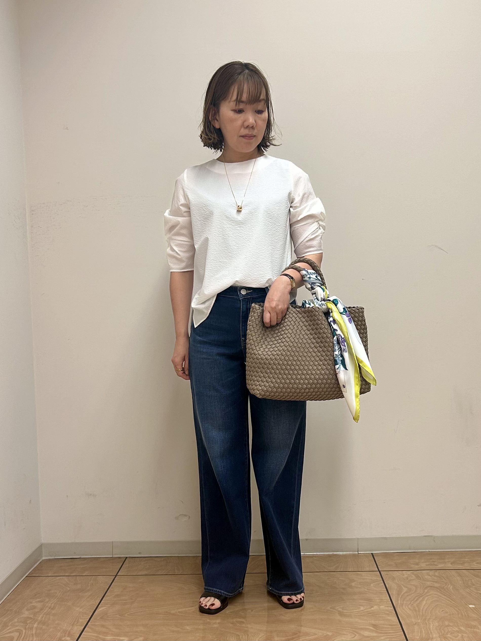 mariさんの「INDIVI｜【洗える／UVケア】ねじり袖サッカートップス」を使ったコーディネート