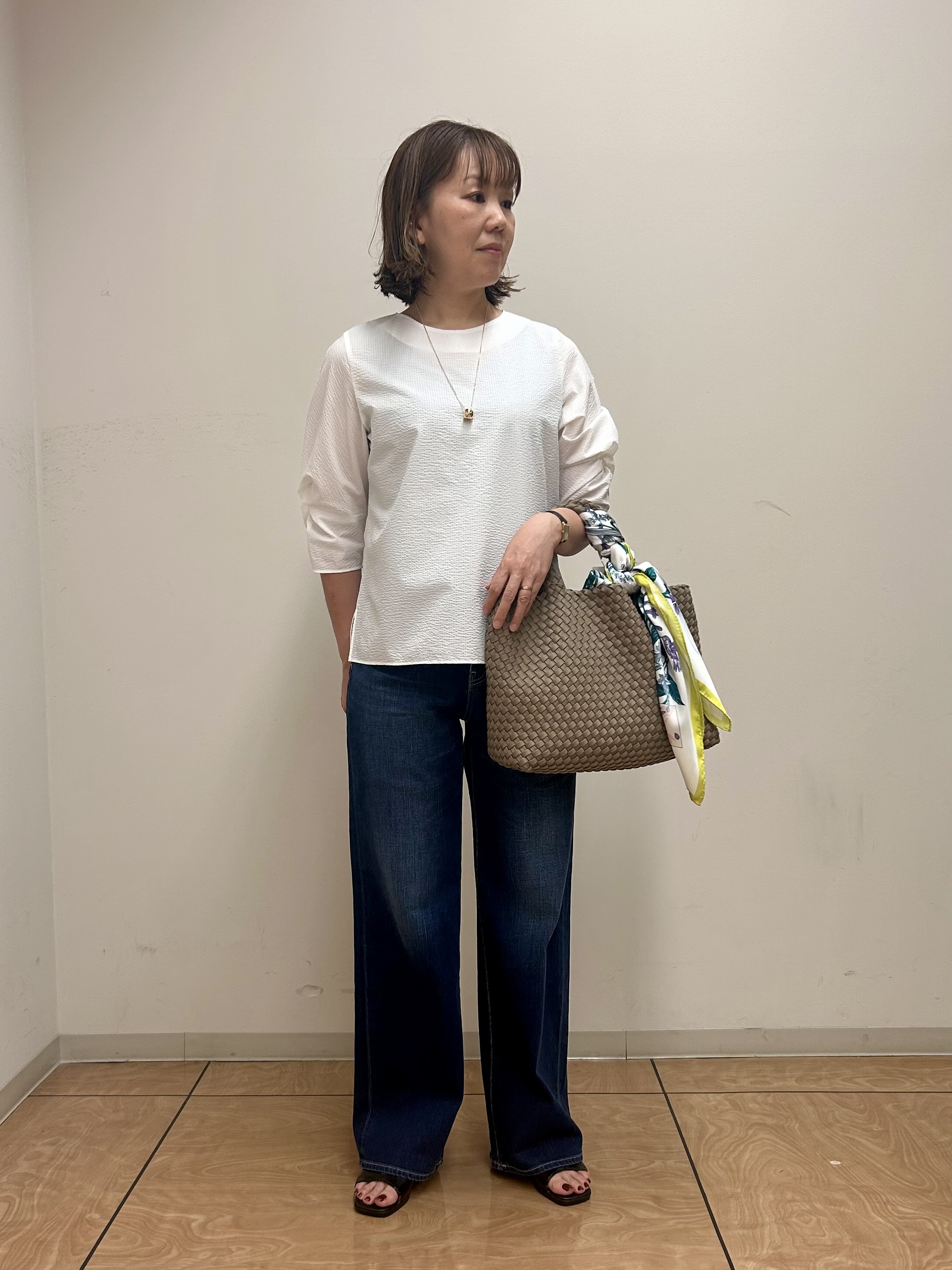 mariさんの「INDIVI｜【洗える／UVケア】ねじり袖サッカートップス」を使ったコーディネート