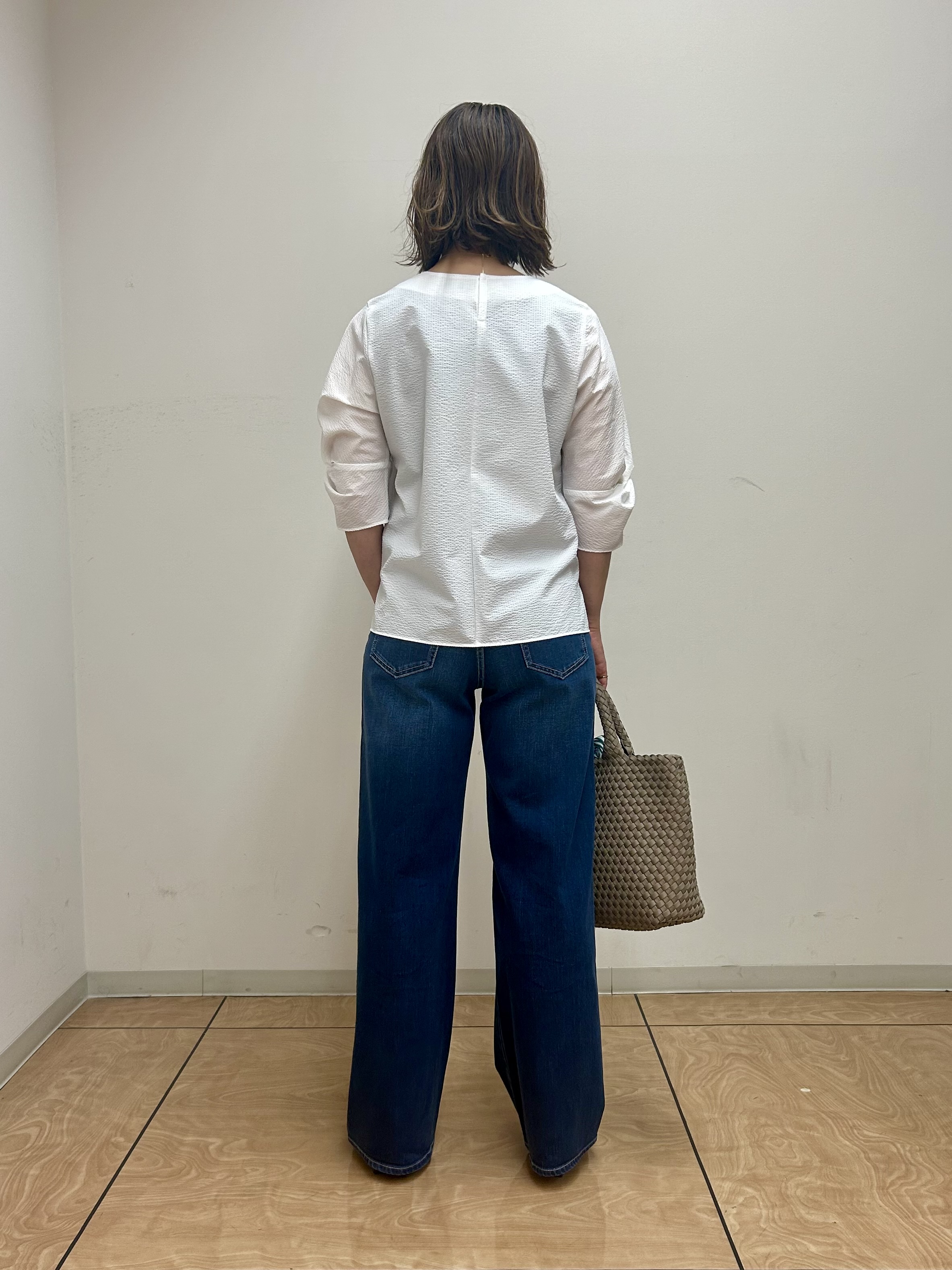mariさんの「INDIVI｜【洗える／UVケア】ねじり袖サッカートップス」を使ったコーディネート
