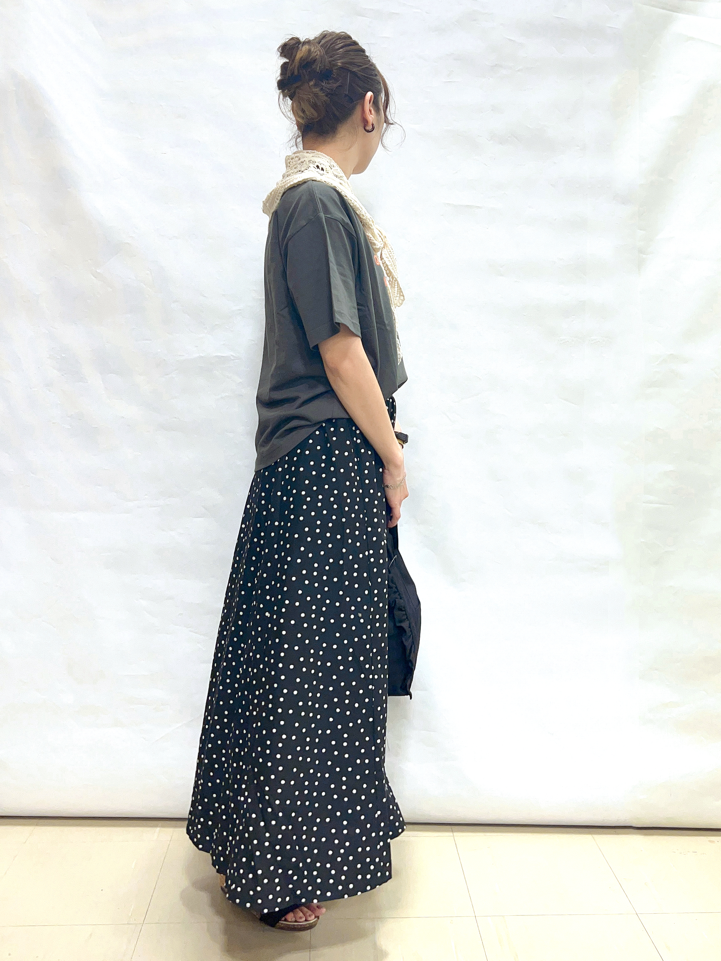 まっつんさんの「SHOO･LA･RUE｜【S-LL/洗濯機可】大人っぽく着られる ジェルロゴプリントTシャツ」を使ったコーディネート