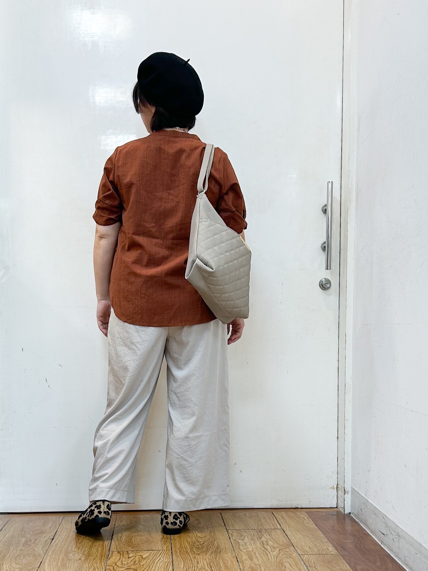 haruさんの「SHOO･LA･RUE｜【洗濯後しわになりにくい/インせずきまる】シンプルだけど女性らしい 麻調スキッパーブラウス」を使ったコーディネート