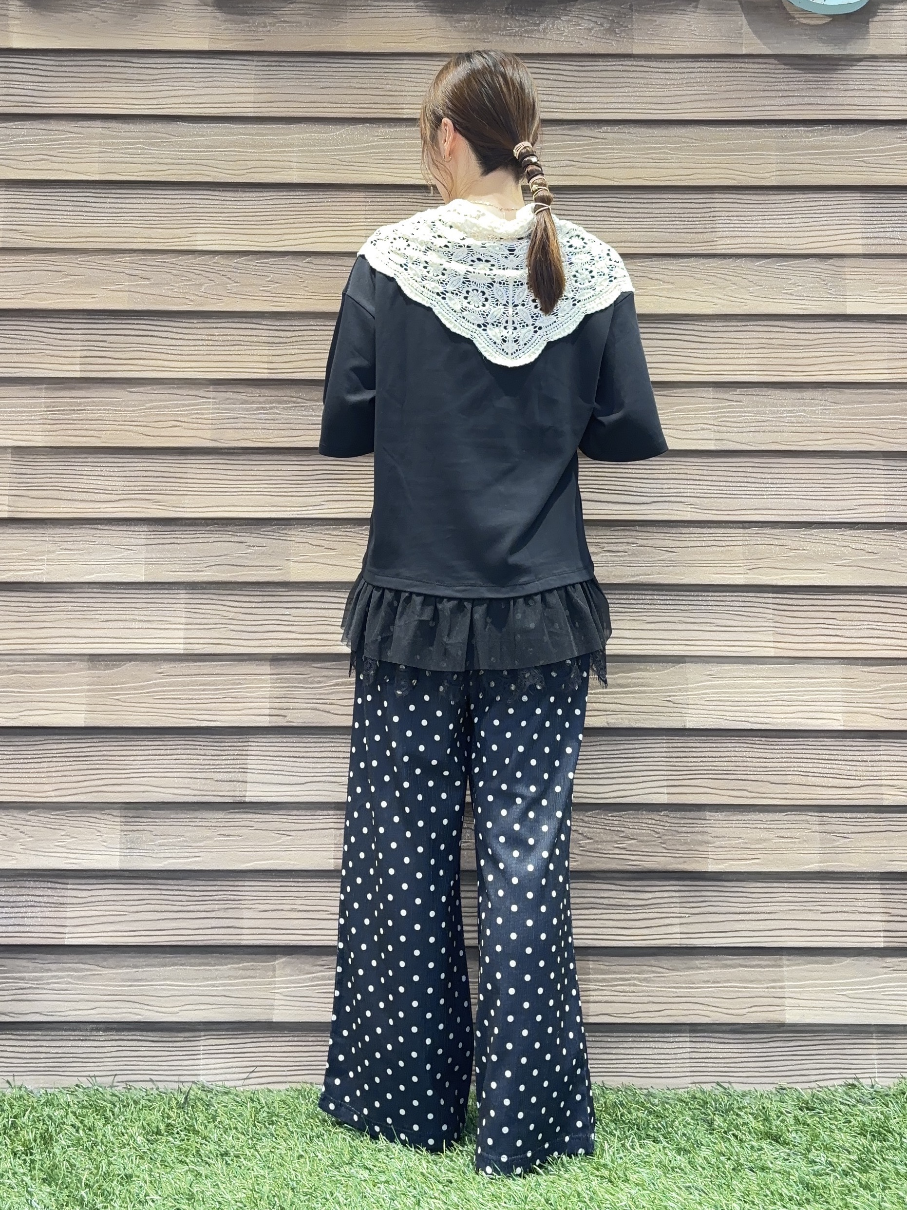 himiさんの「SHOO･LA･RUE｜【UV/抗菌防臭/S-LL】1枚でサマ見え 裾レースTシャツ」を使ったコーディネート