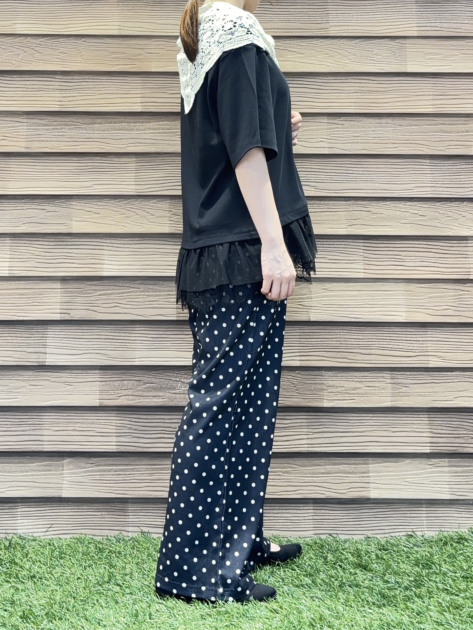 himiさんの「SHOO･LA･RUE｜【UV/抗菌防臭/S-LL】1枚でサマ見え 裾レースTシャツ」を使ったコーディネート