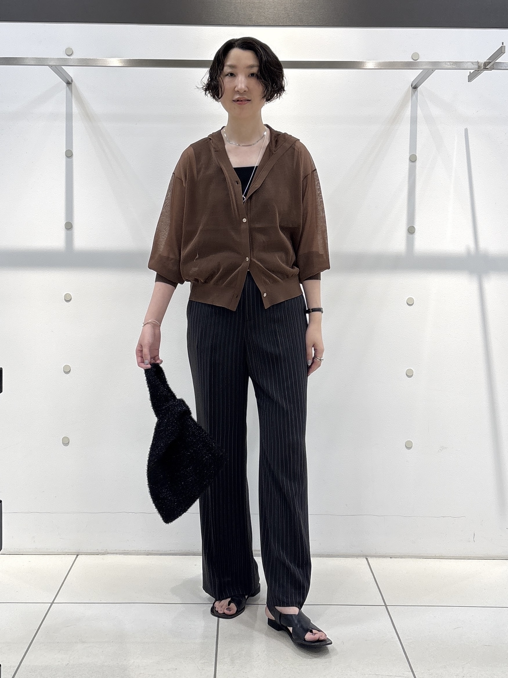 yuriさんの「INDIVI｜【接触冷感/UVケア/着る日傘】ワイドストレートパンツ」を使ったコーディネート