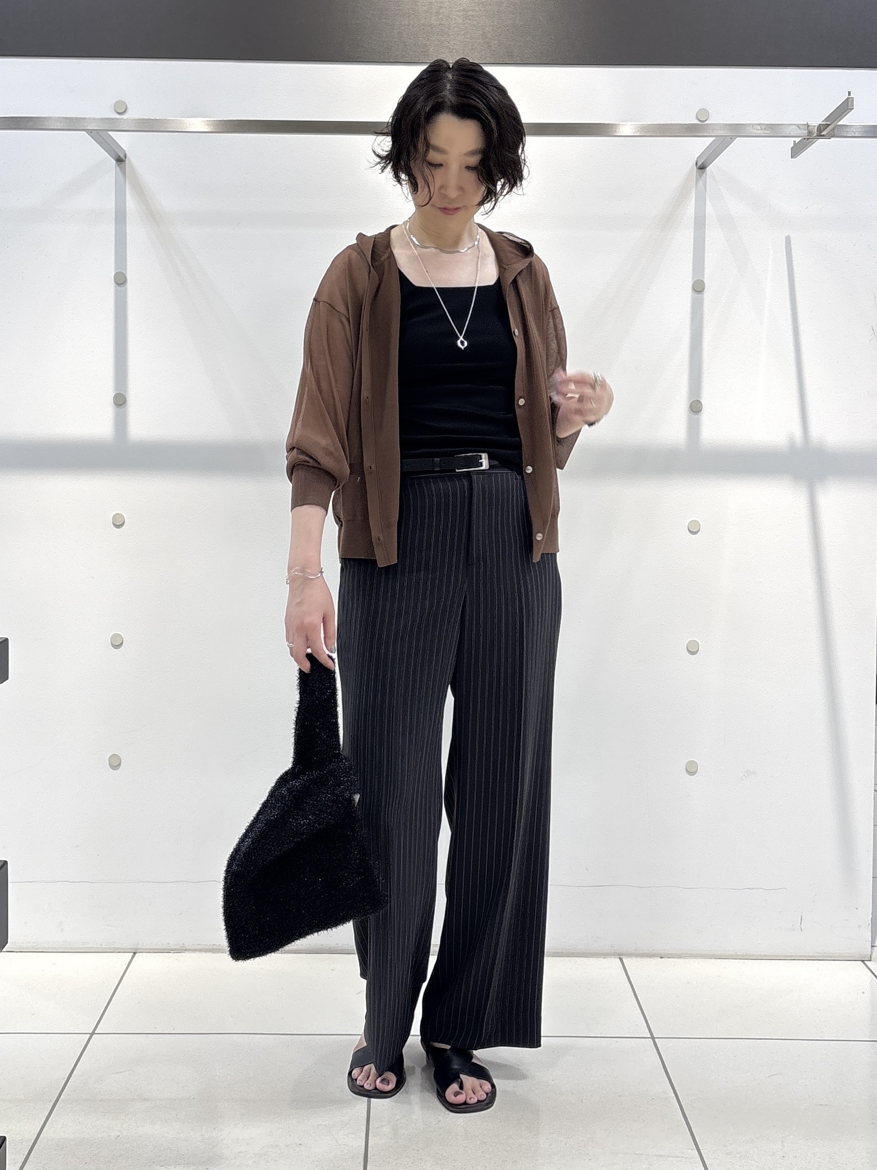 yuriさんの「INDIVI｜【接触冷感/UVケア/着る日傘】ワイドストレートパンツ」を使ったコーディネート