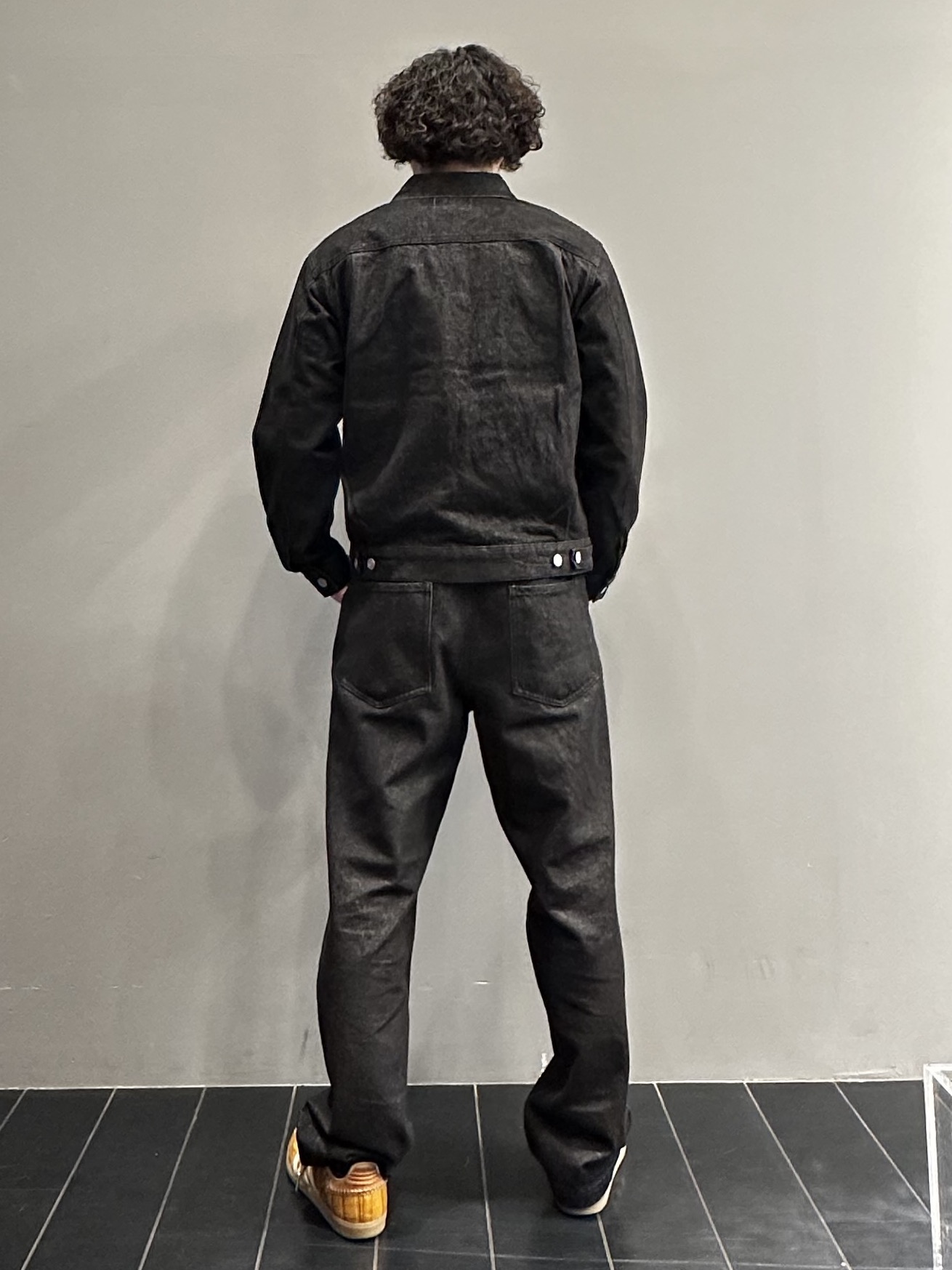 SHUさんの「THE SHOP TK｜【色落ちしにくい/セットアップ可】デニムライク ジップアップジャケット」を使ったコーディネート