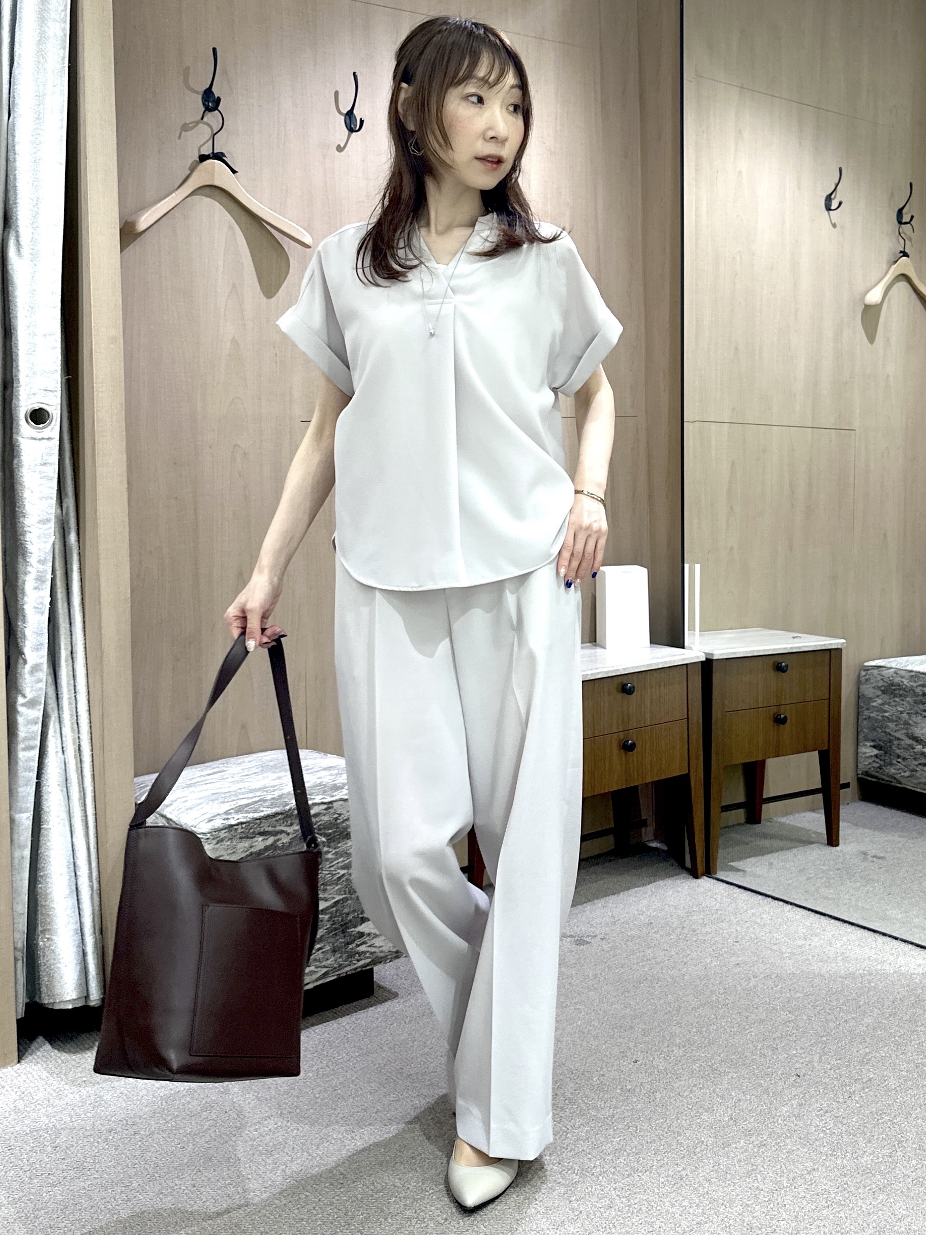 Miwaさんの「UNTITLED｜【残暑も快適/セットアップ可/接触冷感】エアリークールブラウス」を使ったコーディネート