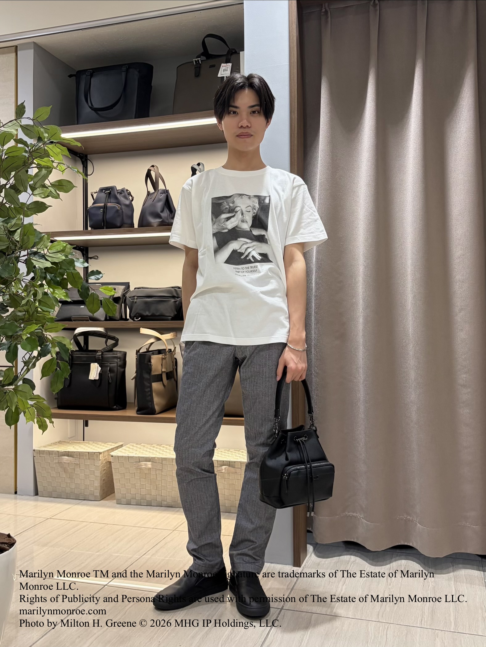 hiroさんの「TAKEO KIKUCHI｜【銘品】播州織り ヘリンボン ストレートパンツ」を使ったコーディネート