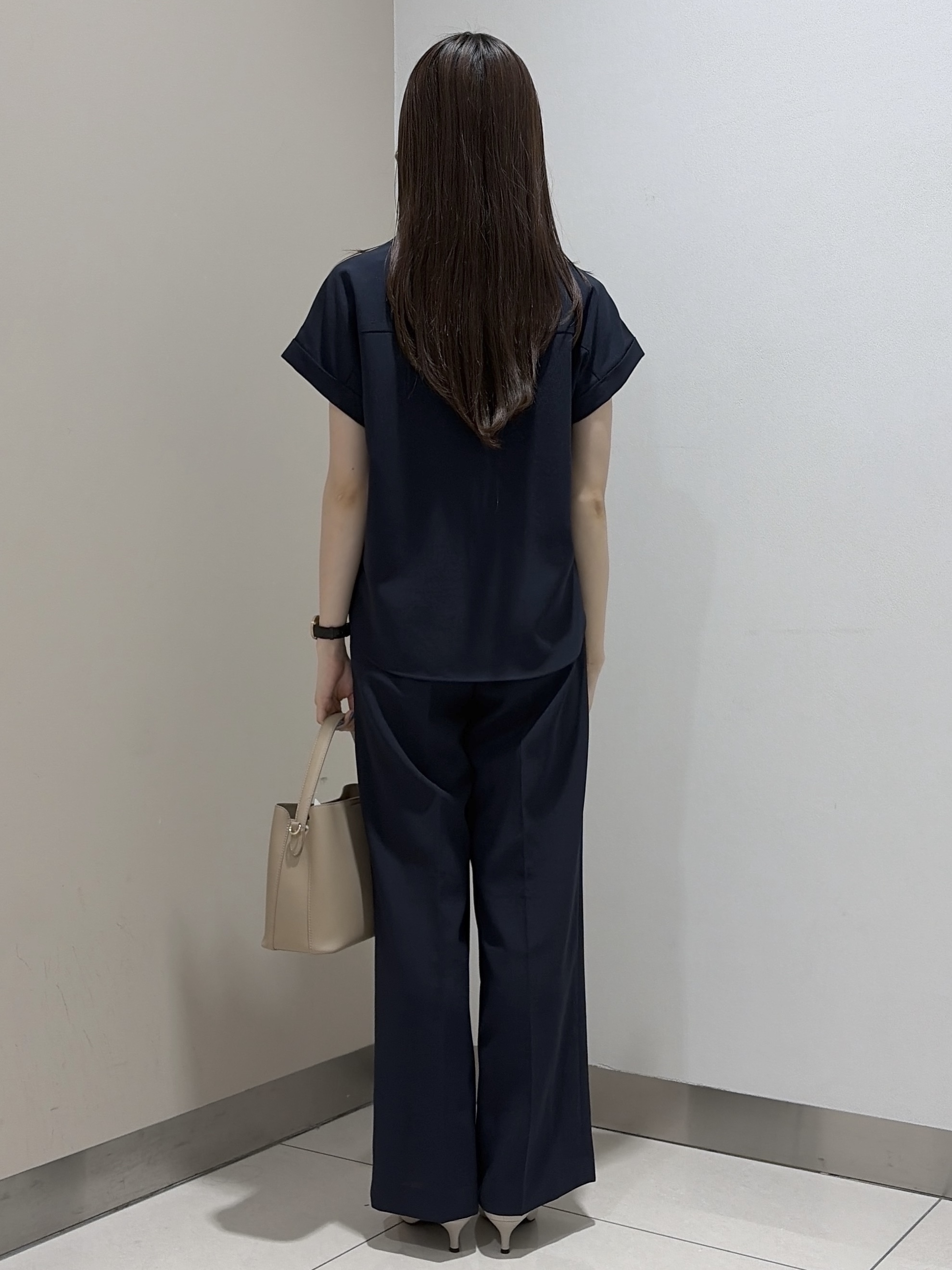 岡田美詩さんの「UNTITLED｜【セットアップ可/UVカット】エアリークールブラウス」を使ったコーディネート