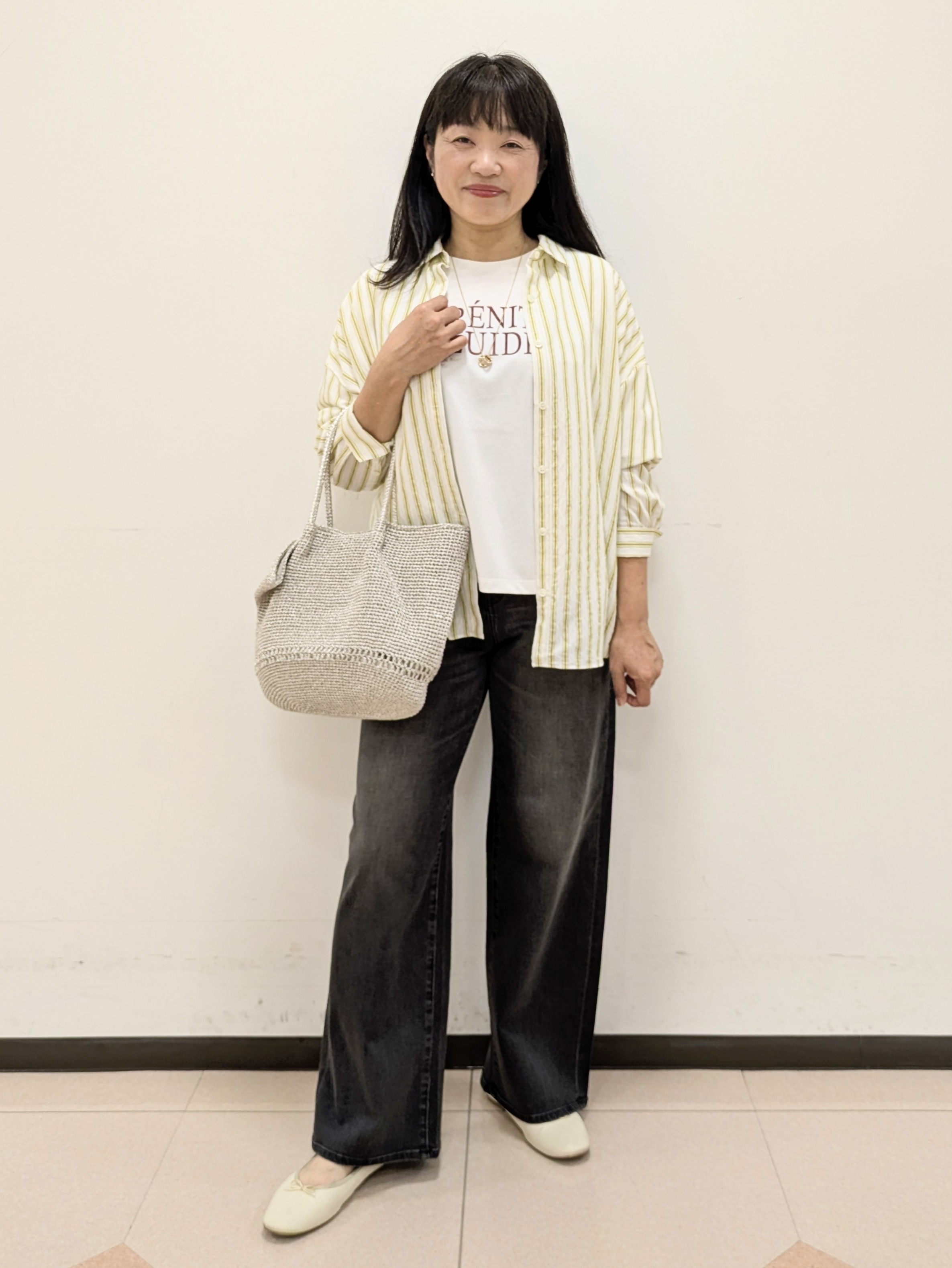 ともさんの「UNTITLED｜【秋映え/羽織り】ストライプシャツ」を使ったコーディネート