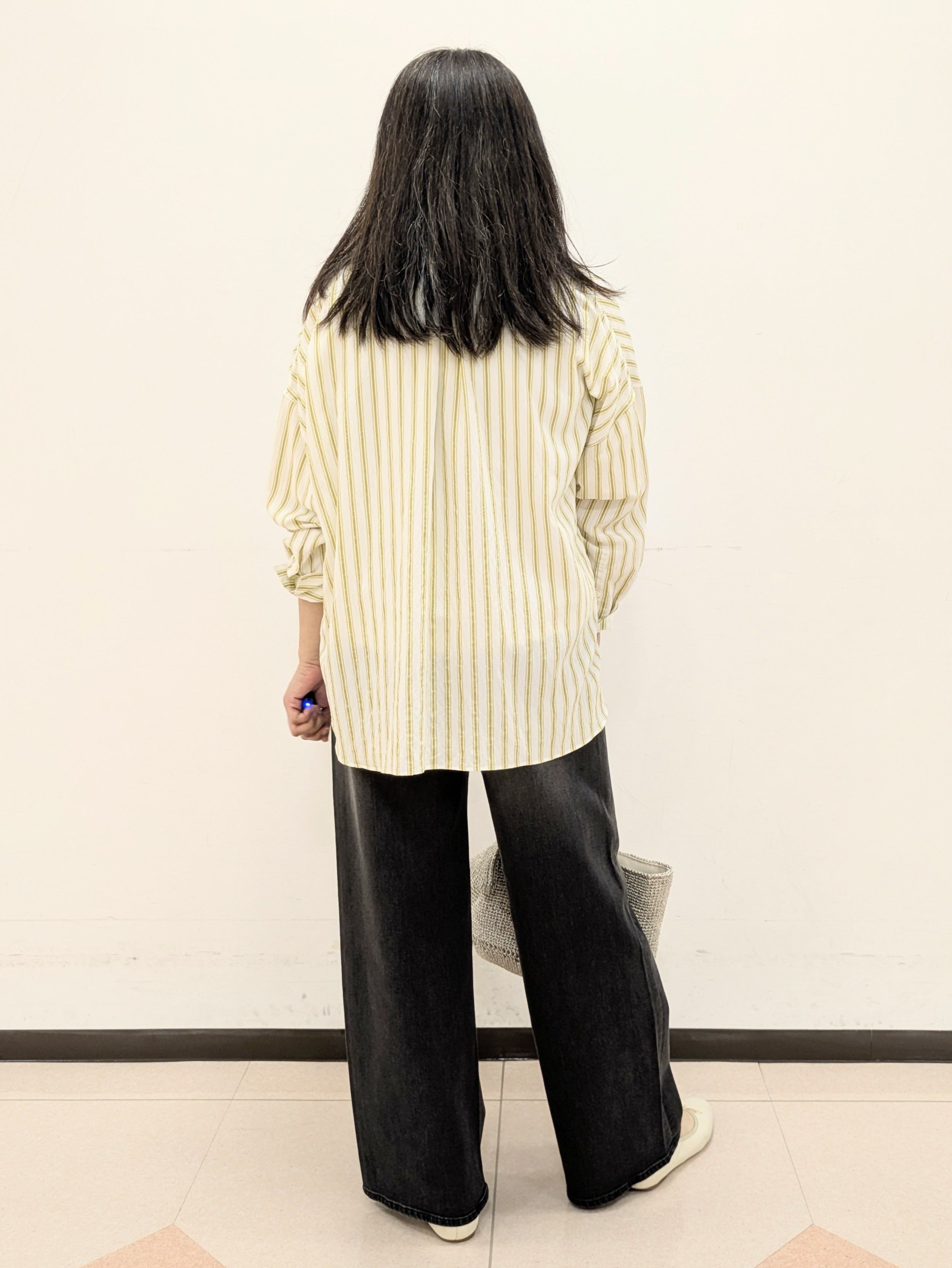 ともさんの「UNTITLED｜【秋映え/羽織り】ストライプシャツ」を使ったコーディネート