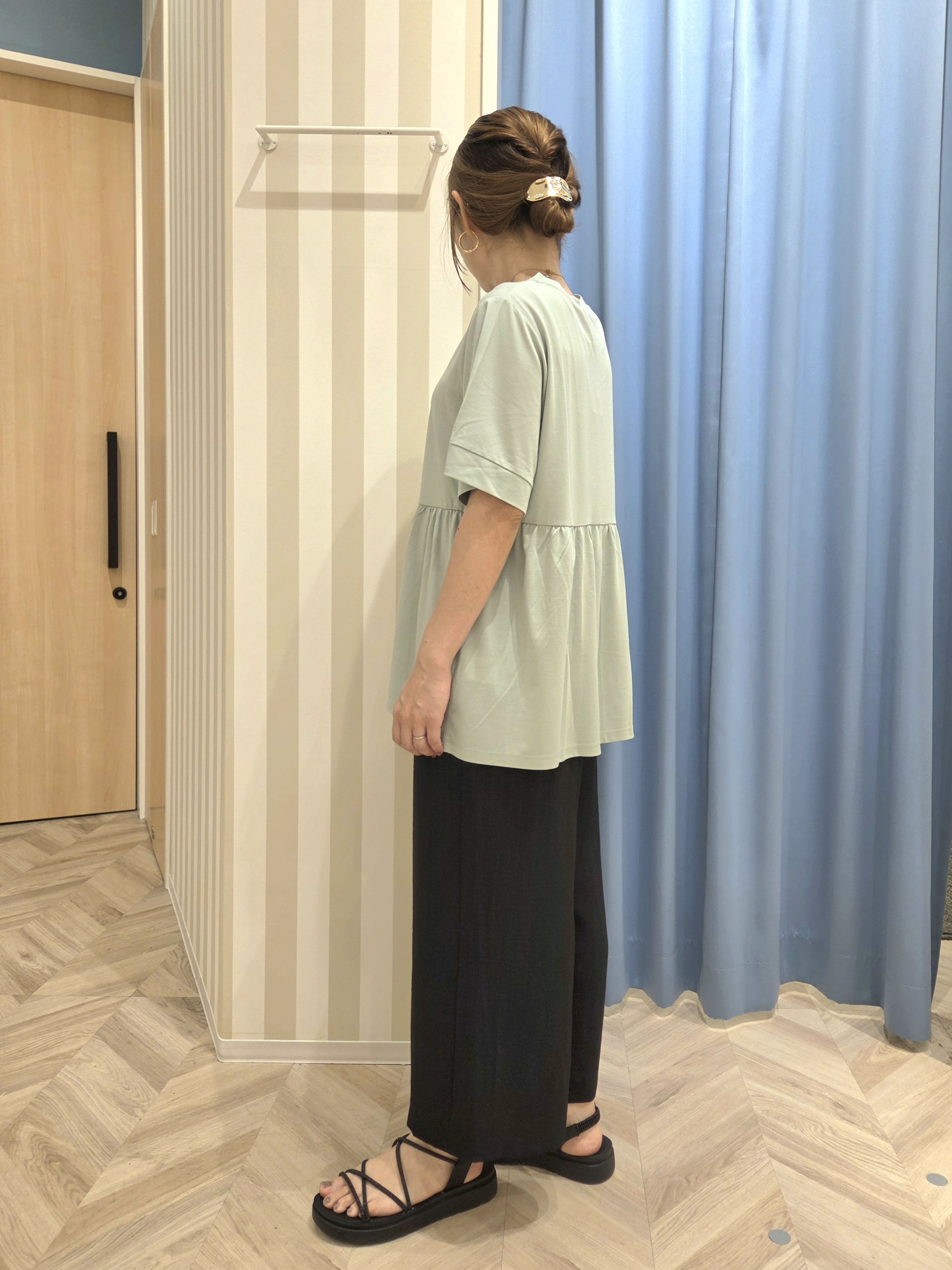 Ikumiさんの「SHOO･LA･RUE｜【S-LL/洗濯機可/UV】インせず着られる サイドギャザー切替トップス」を使ったコーディネート