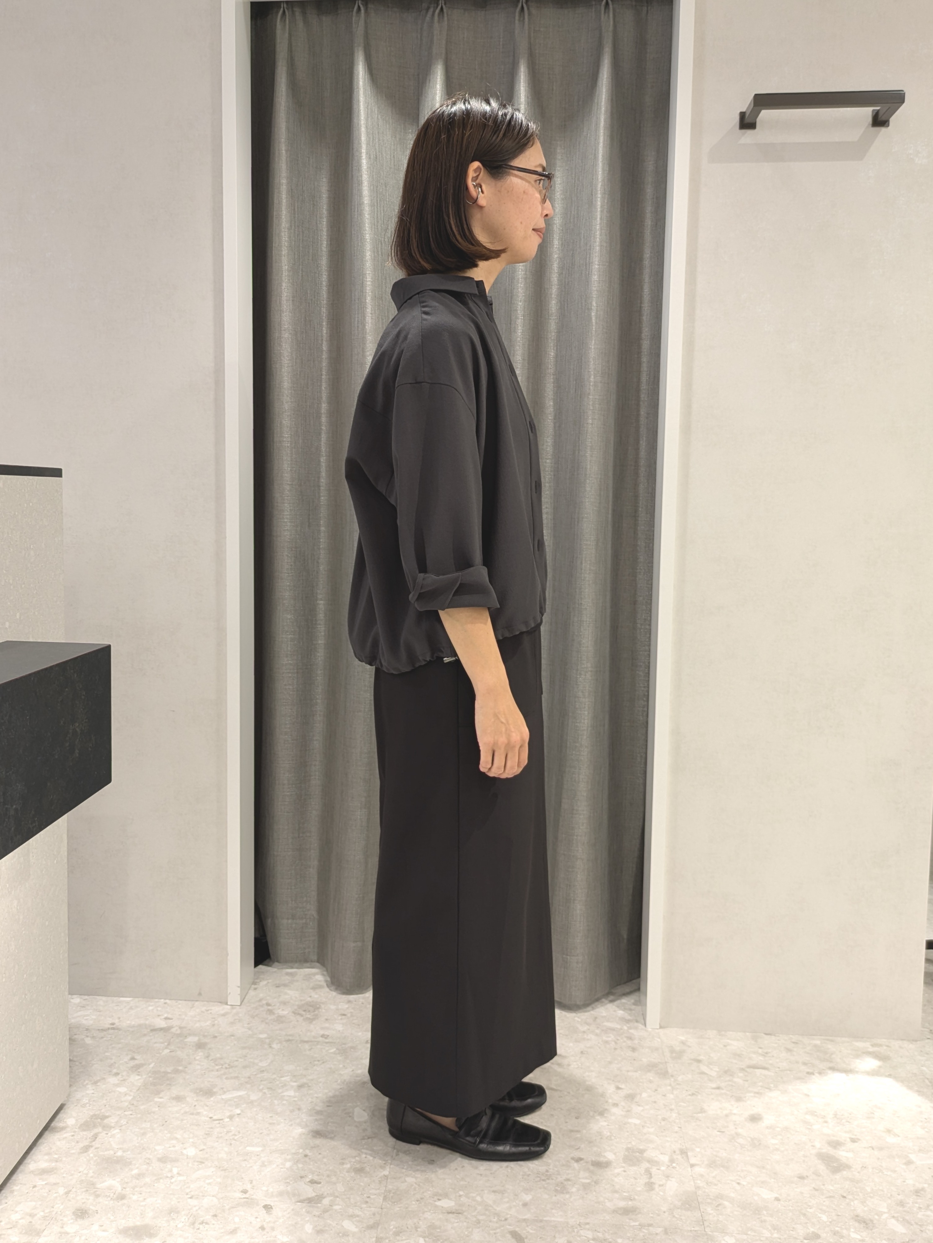 yukariさんの「UNTITLED｜【秋羽織り/セットアップ可/UVカット】エアリークールドロストシャツ」を使ったコーディネート