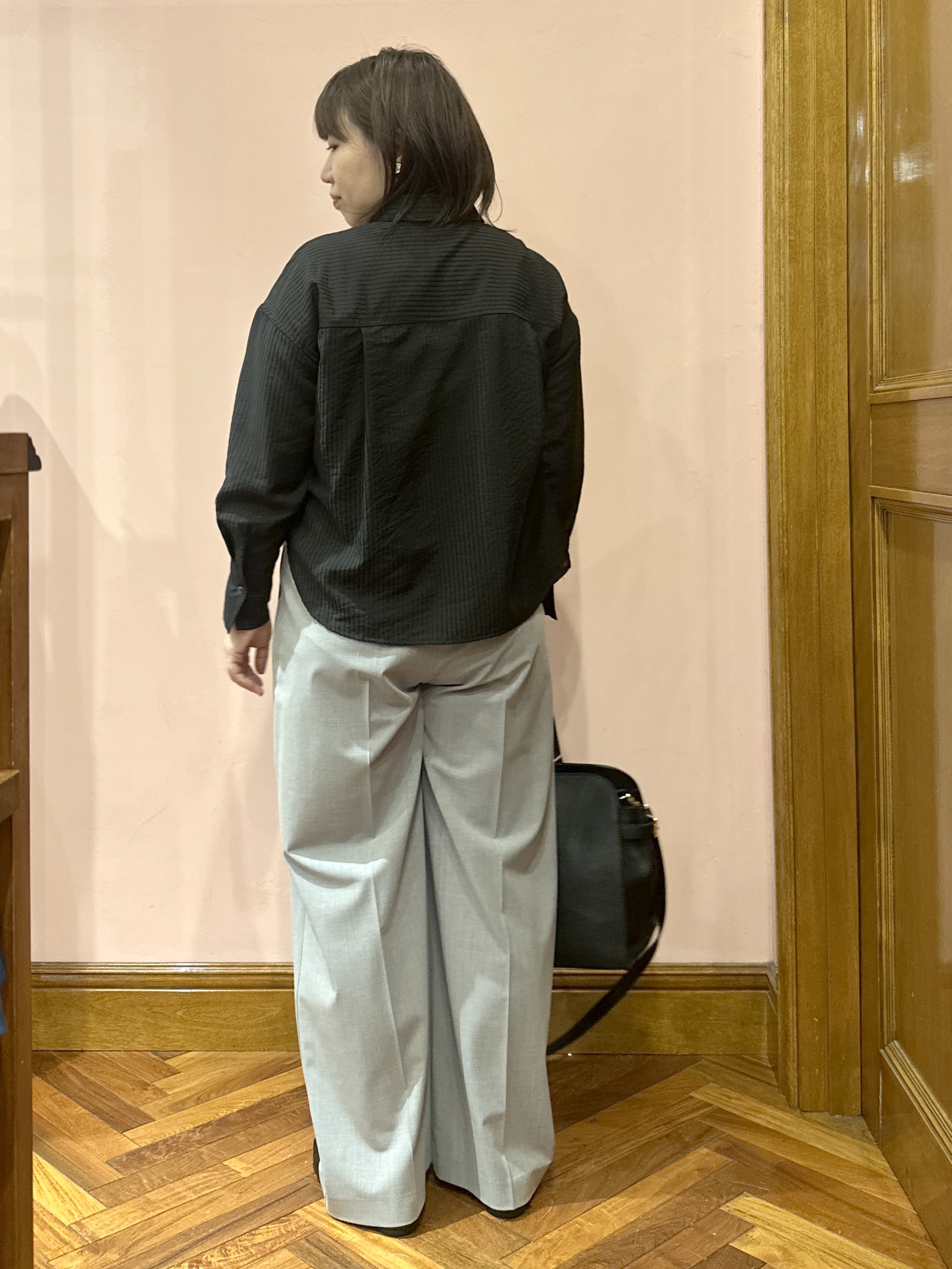 komatsuさんの「DRESSTERIOR｜◆シアーストライプクロップドシャツ」を使ったコーディネート