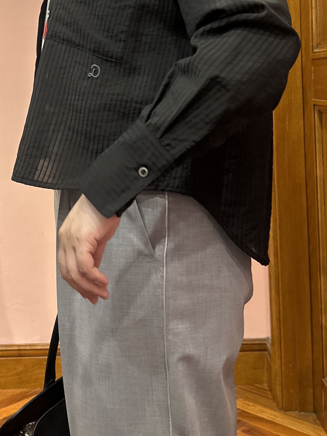 komatsuさんの「DRESSTERIOR｜◆シアーストライプクロップドシャツ」を使ったコーディネート