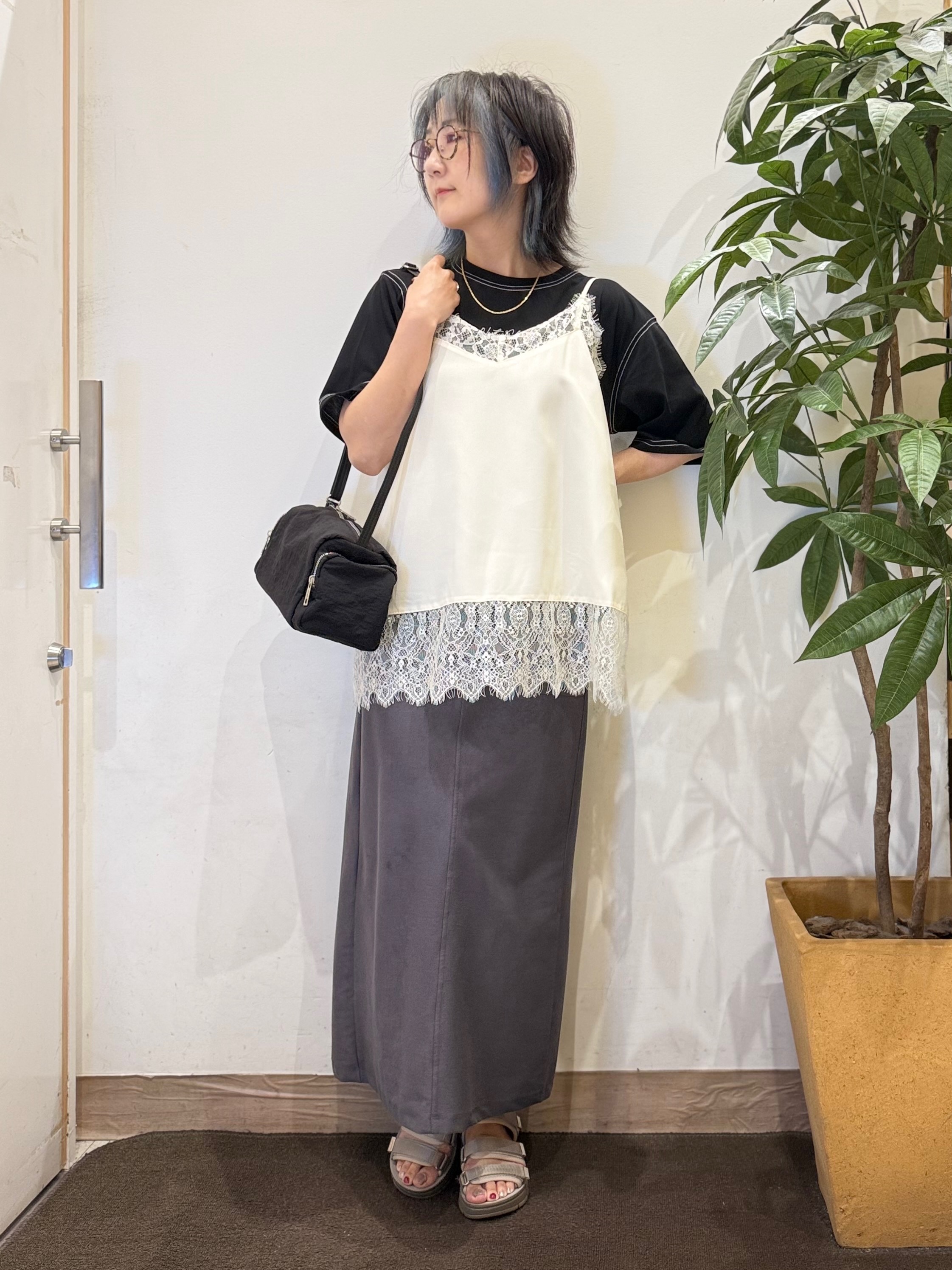 misakiさんの「SHOO･LA･RUE｜【洗濯機可/S-LL】体型カバーしながらこなれ見え レース付きキャミソール」を使ったコーディネート
