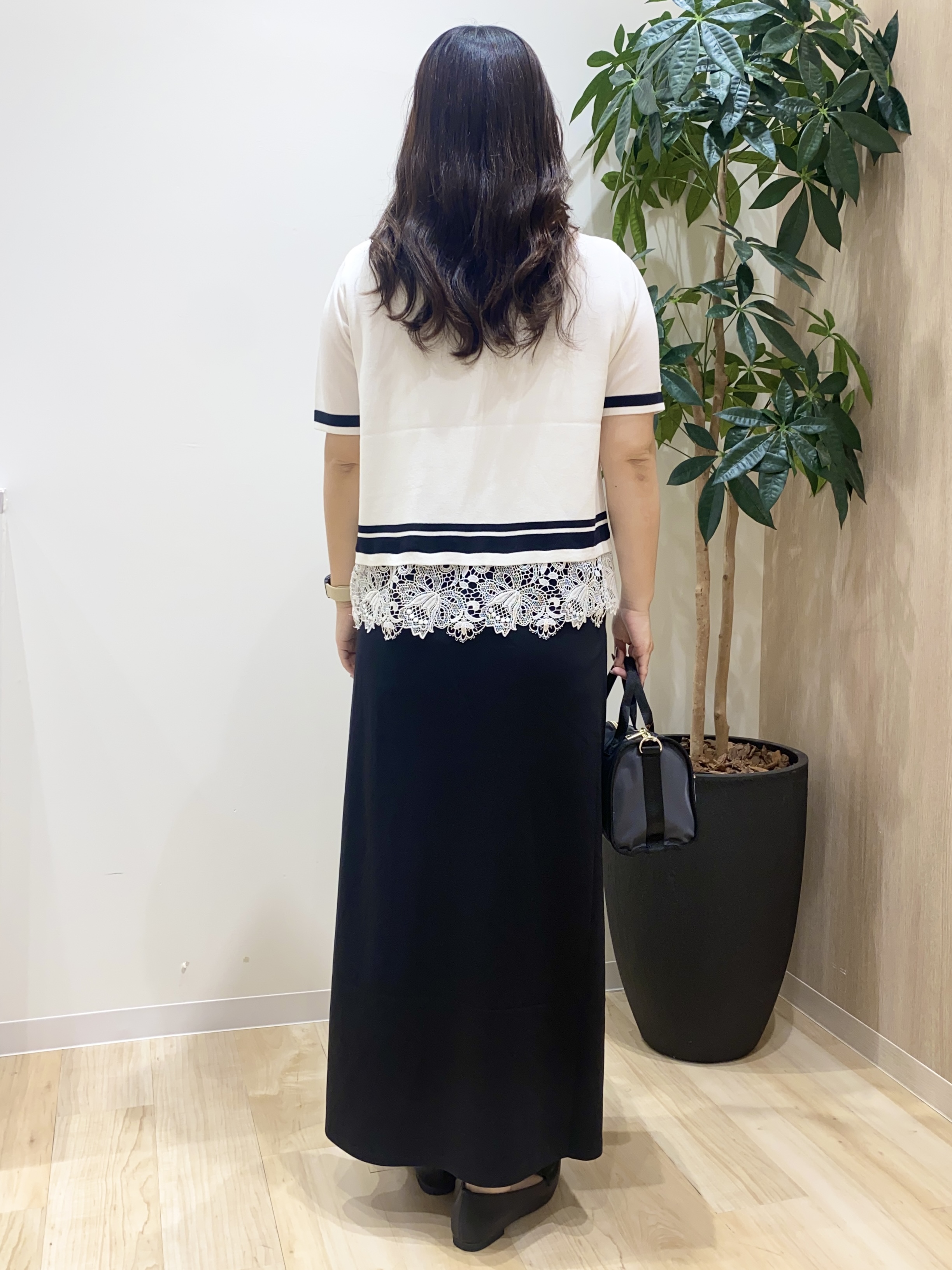 HANAさんの「grove｜【シリーズ累計36万枚／UVカット・洗濯機OK】やわらかドライタッチレースドッキングニット」を使ったコーディネート