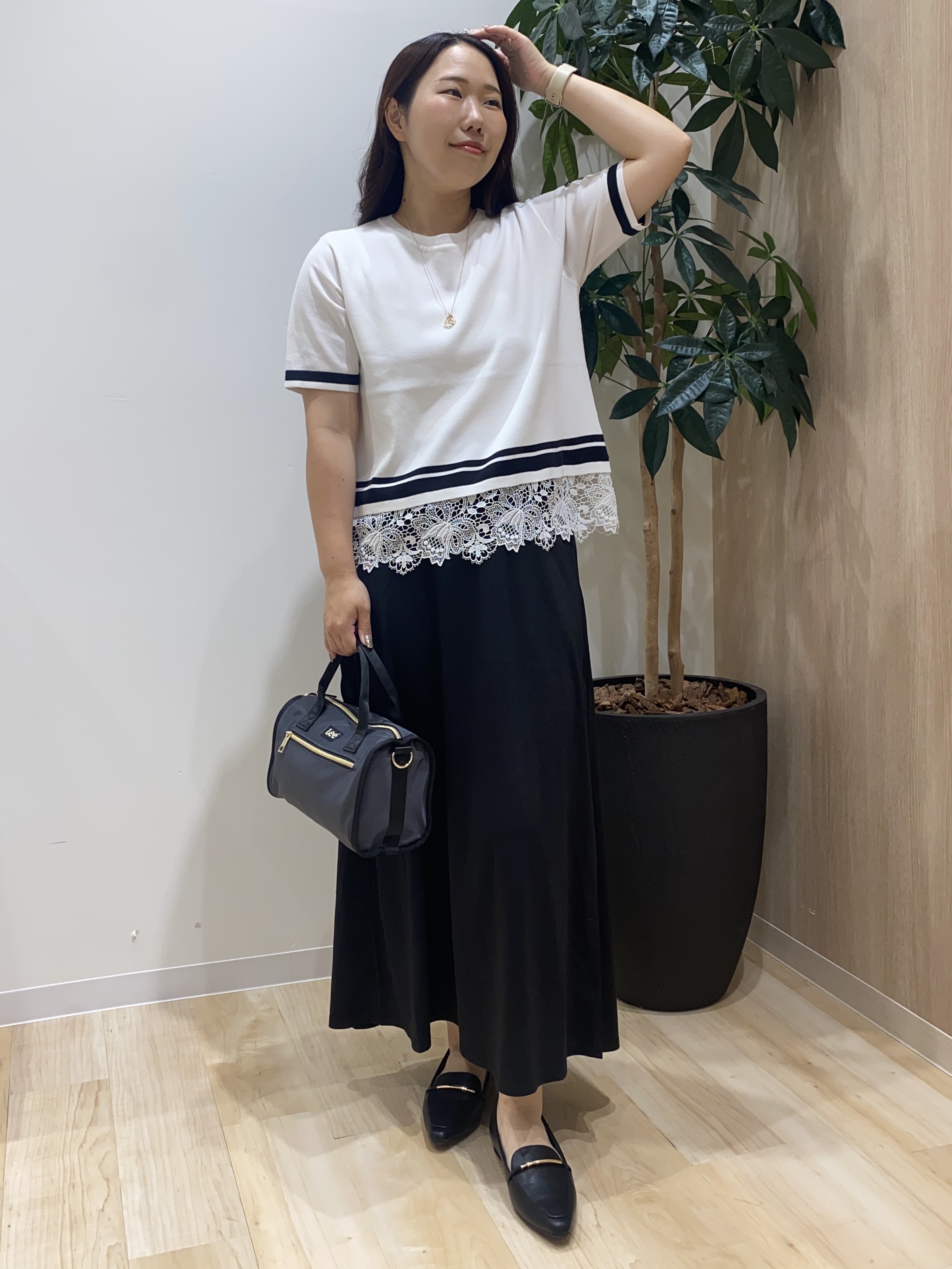 HANAさんの「grove｜【シリーズ累計36万枚／UVカット・洗濯機OK】やわらかドライタッチレースドッキングニット」を使ったコーディネート